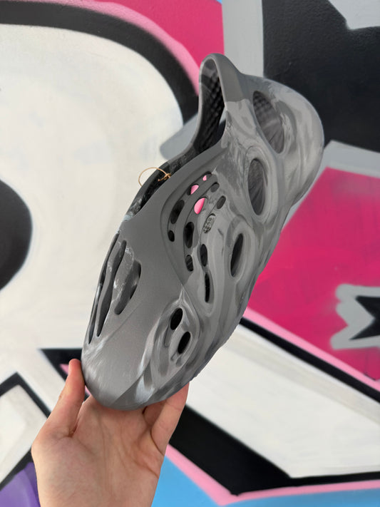 YZY Foam RNR Mx Granite