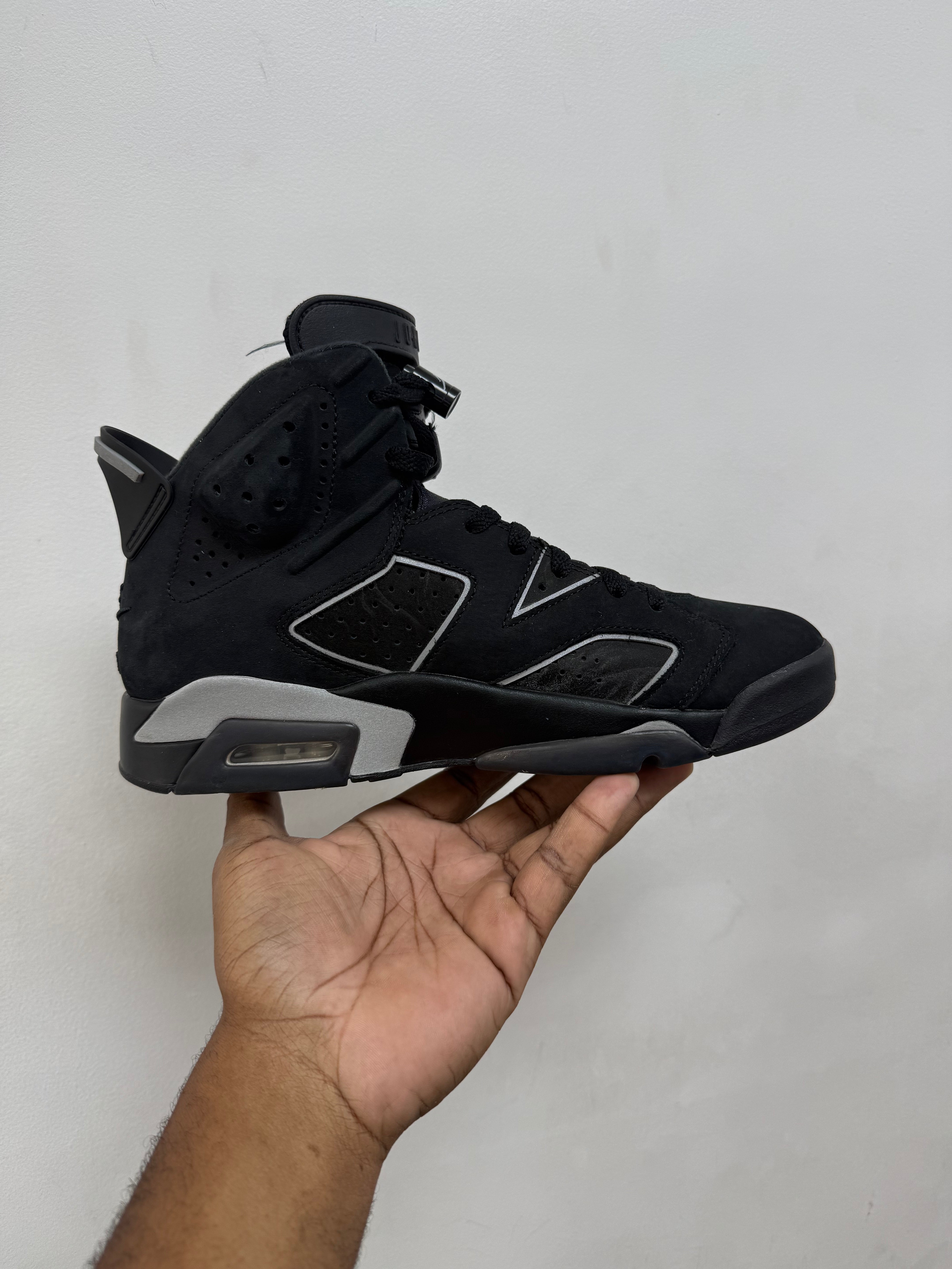 Jordan 6 Cap n Gown Sneakers
