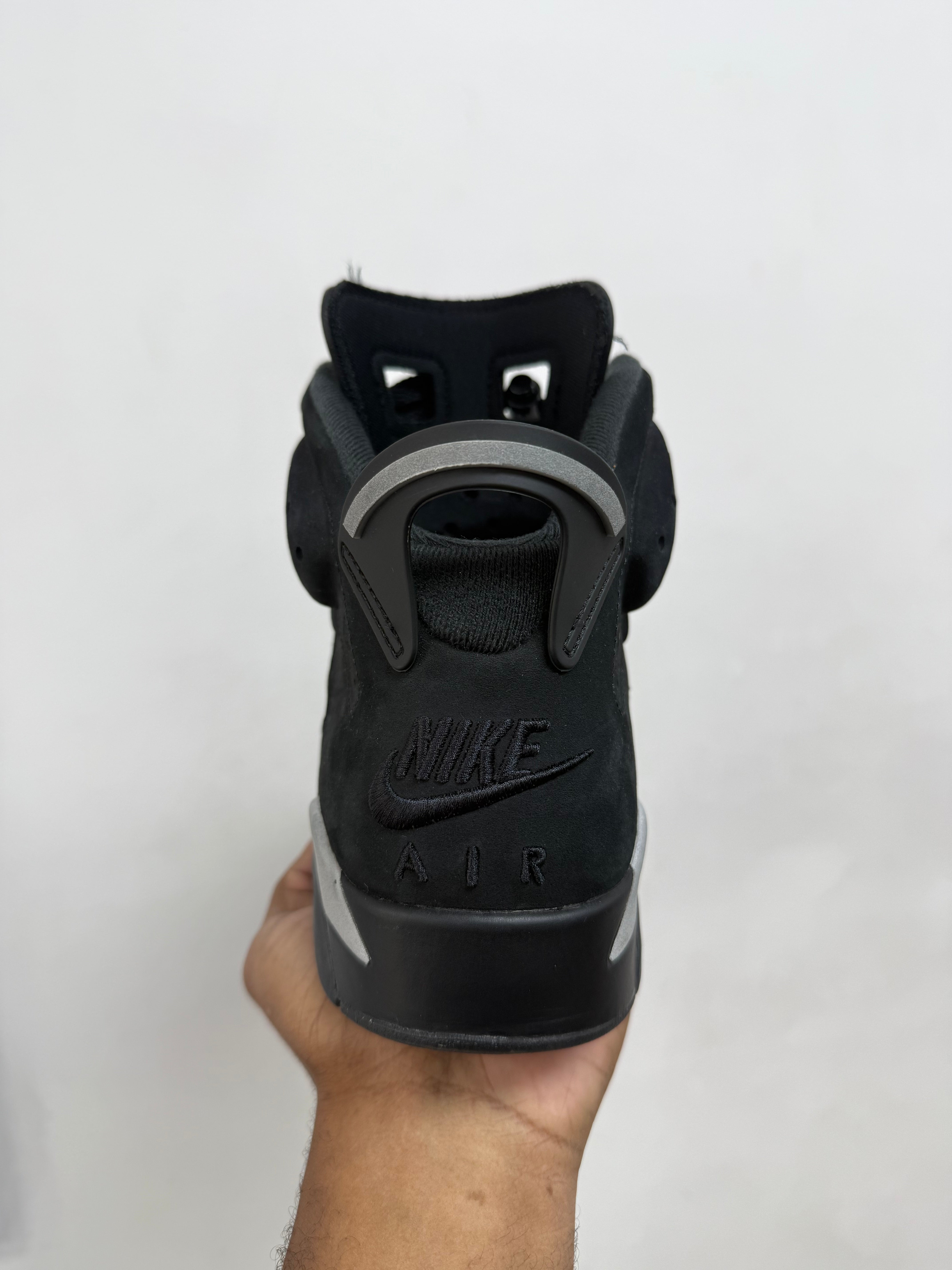 Jordan 6 Cap n Gown Sneakers