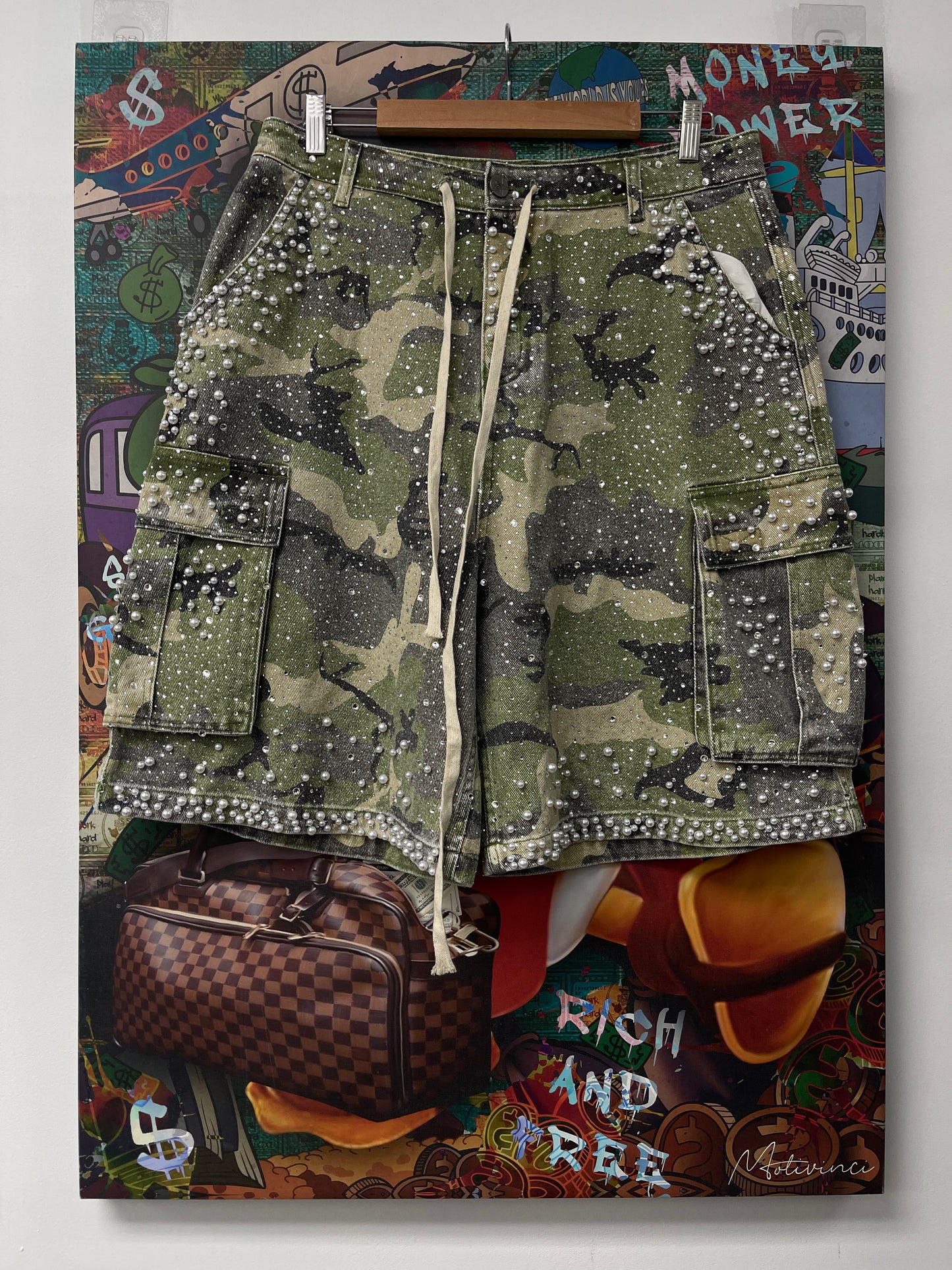 Vale Crystal Cargo Shorts Camo Green New With Tags