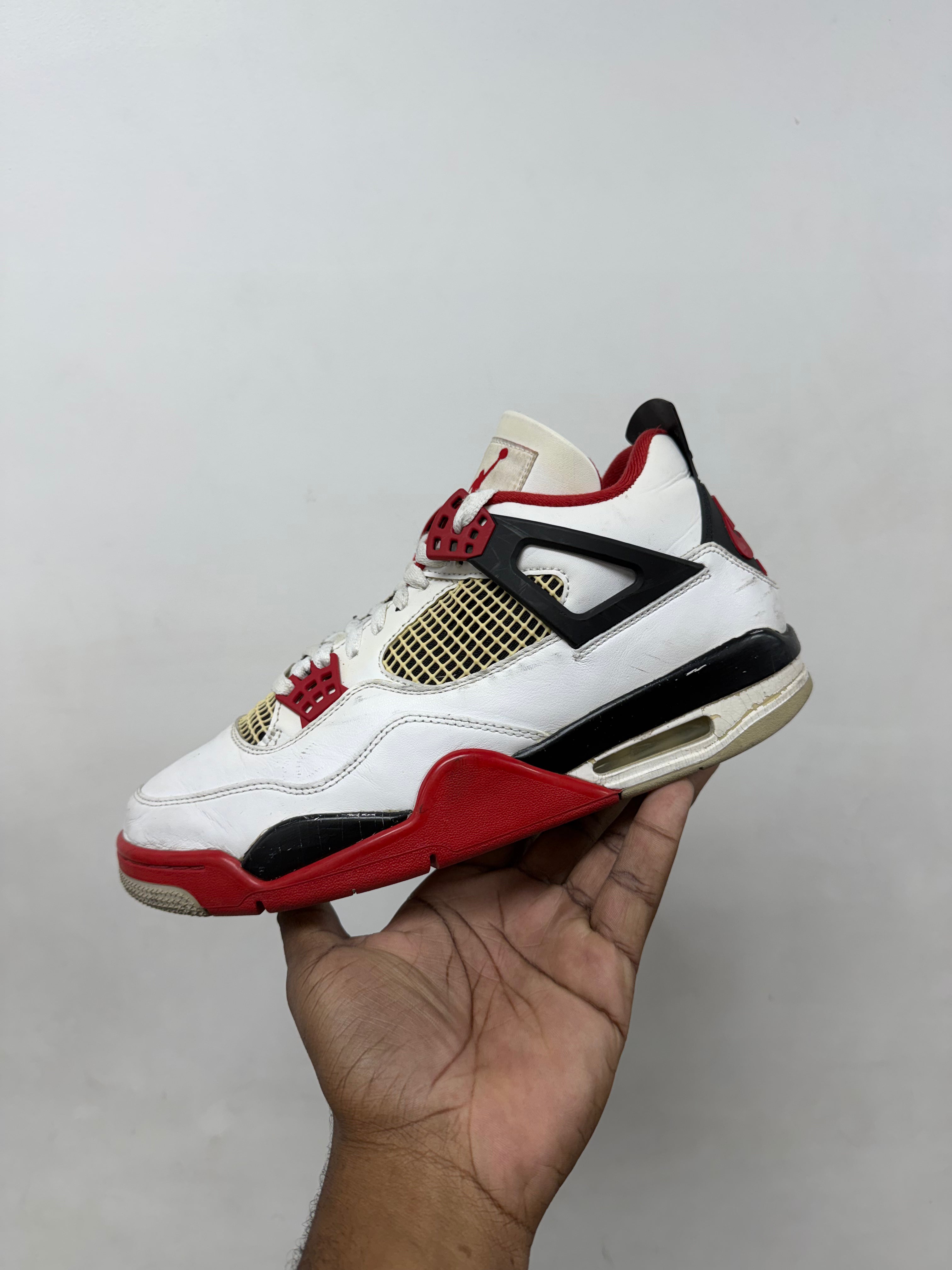 Jordan 4 Fire Red Sneakers