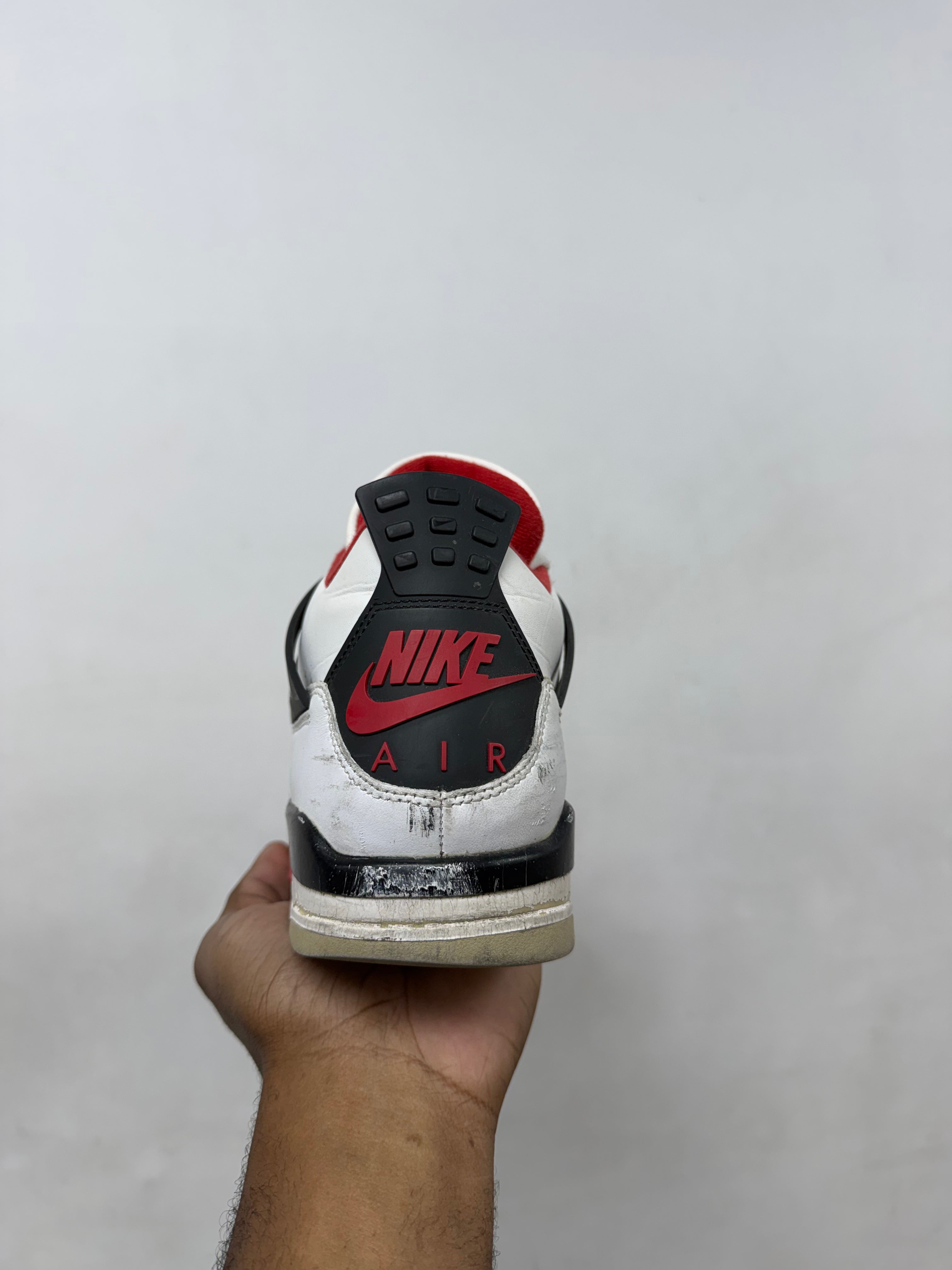 Jordan 4 Fire Red Sneakers