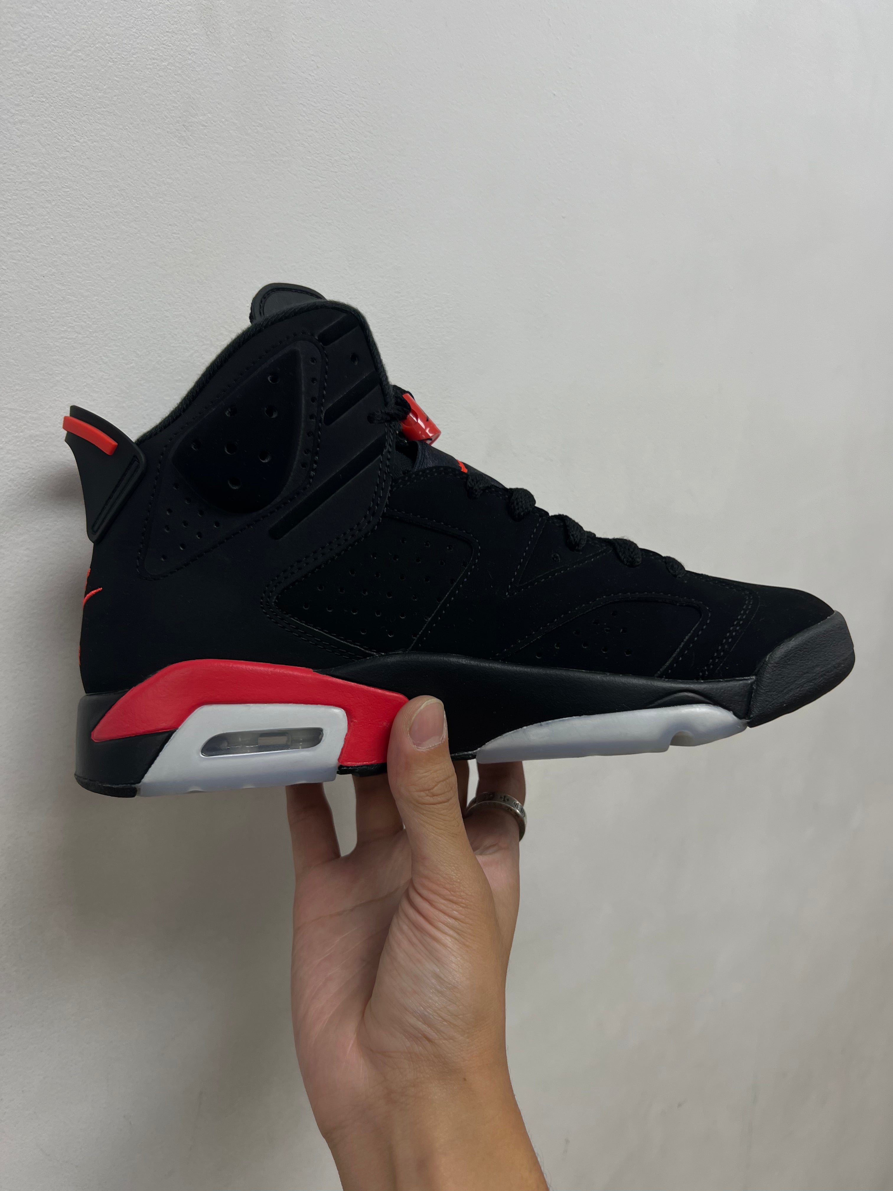 Jordan 6 Infrared Sneakers