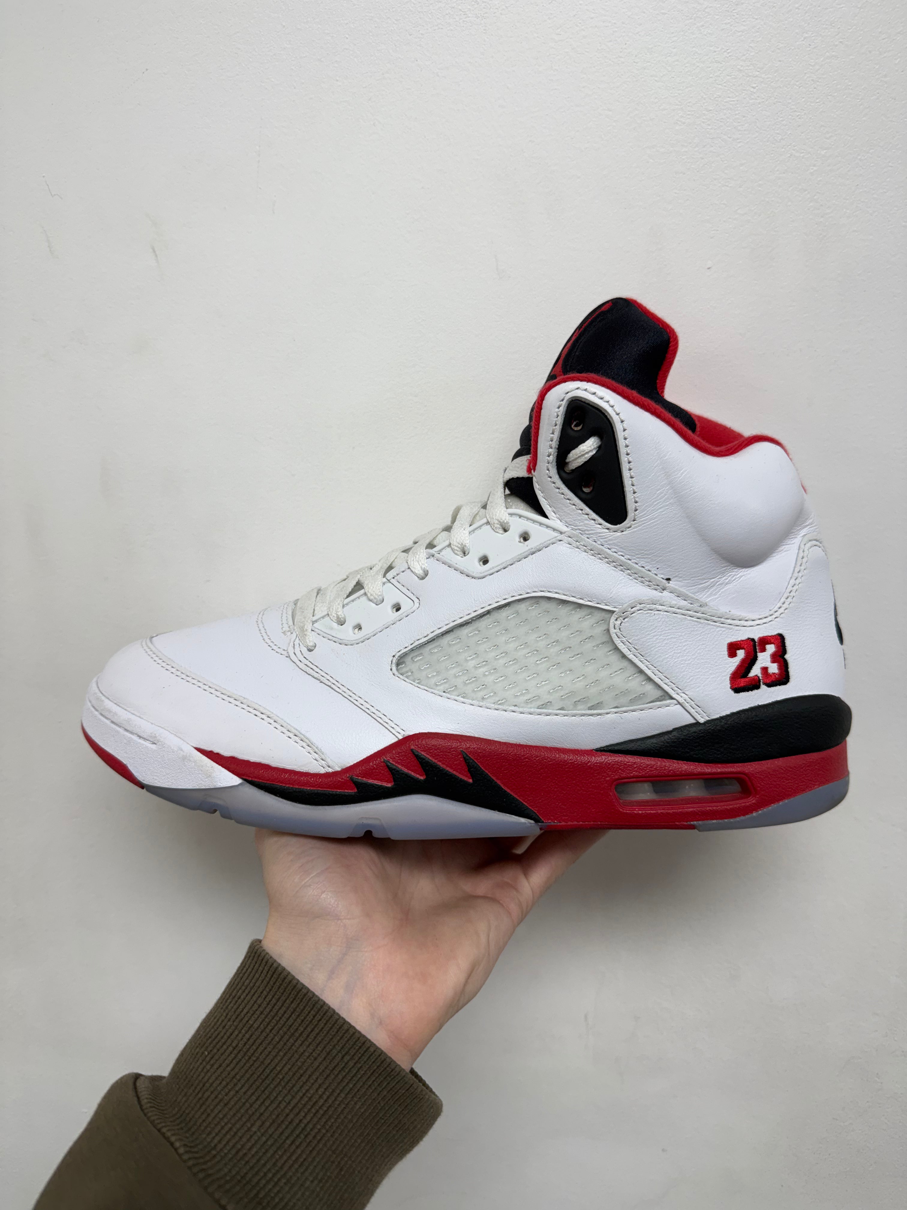 Jordan 5 Fire Red Sneakers