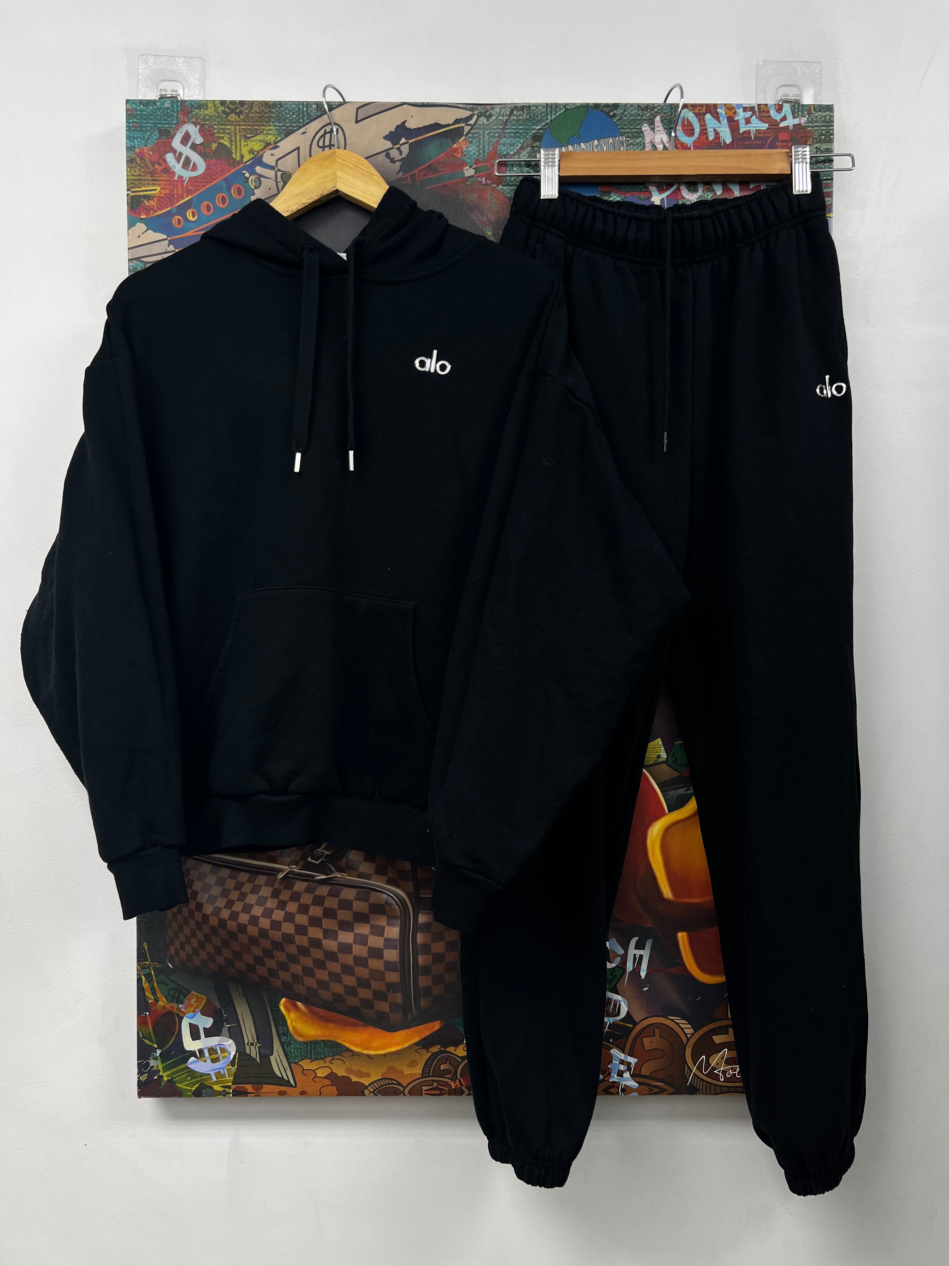 ALO Black Accolade Pullover Sweatsuit