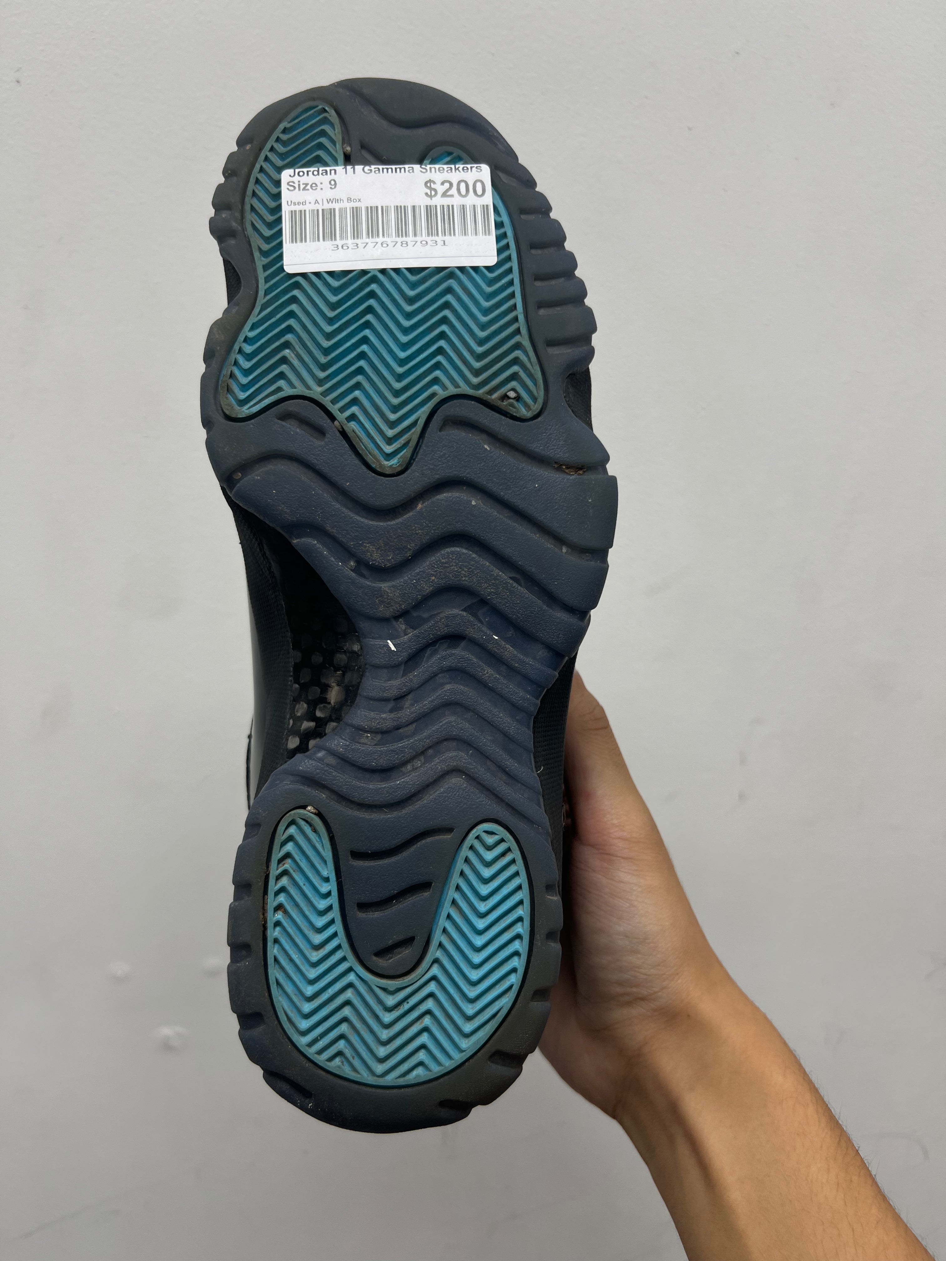 Jordan 11 Gamma Sneakers