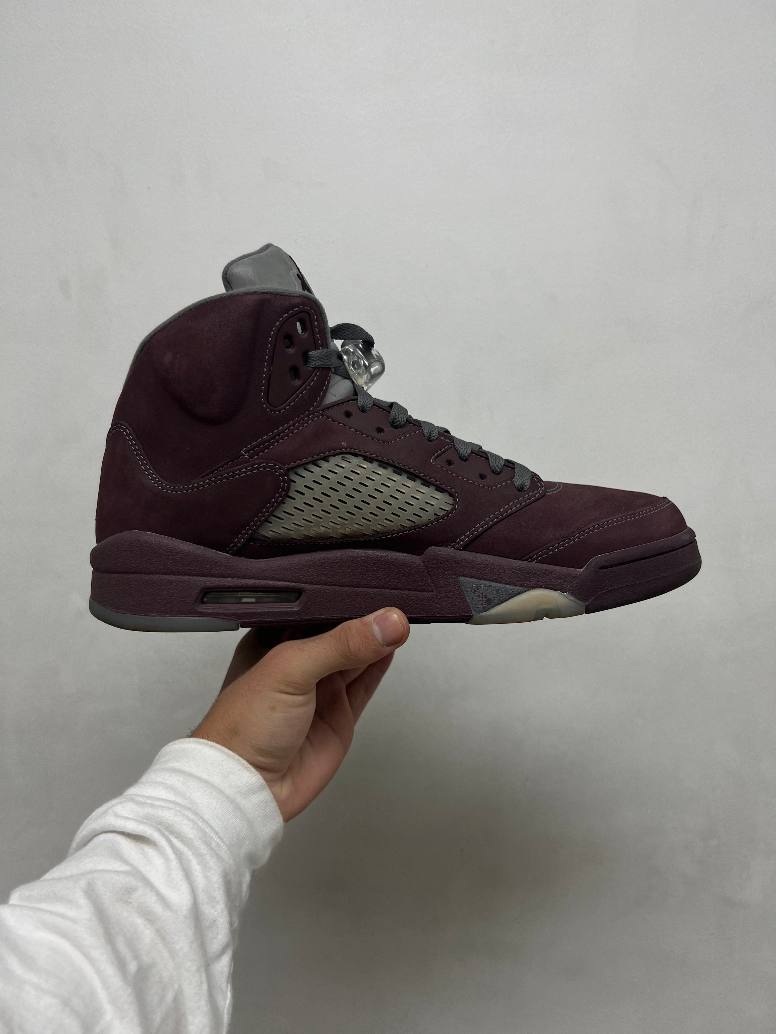 Jordan 5 Burgundy Sneakers