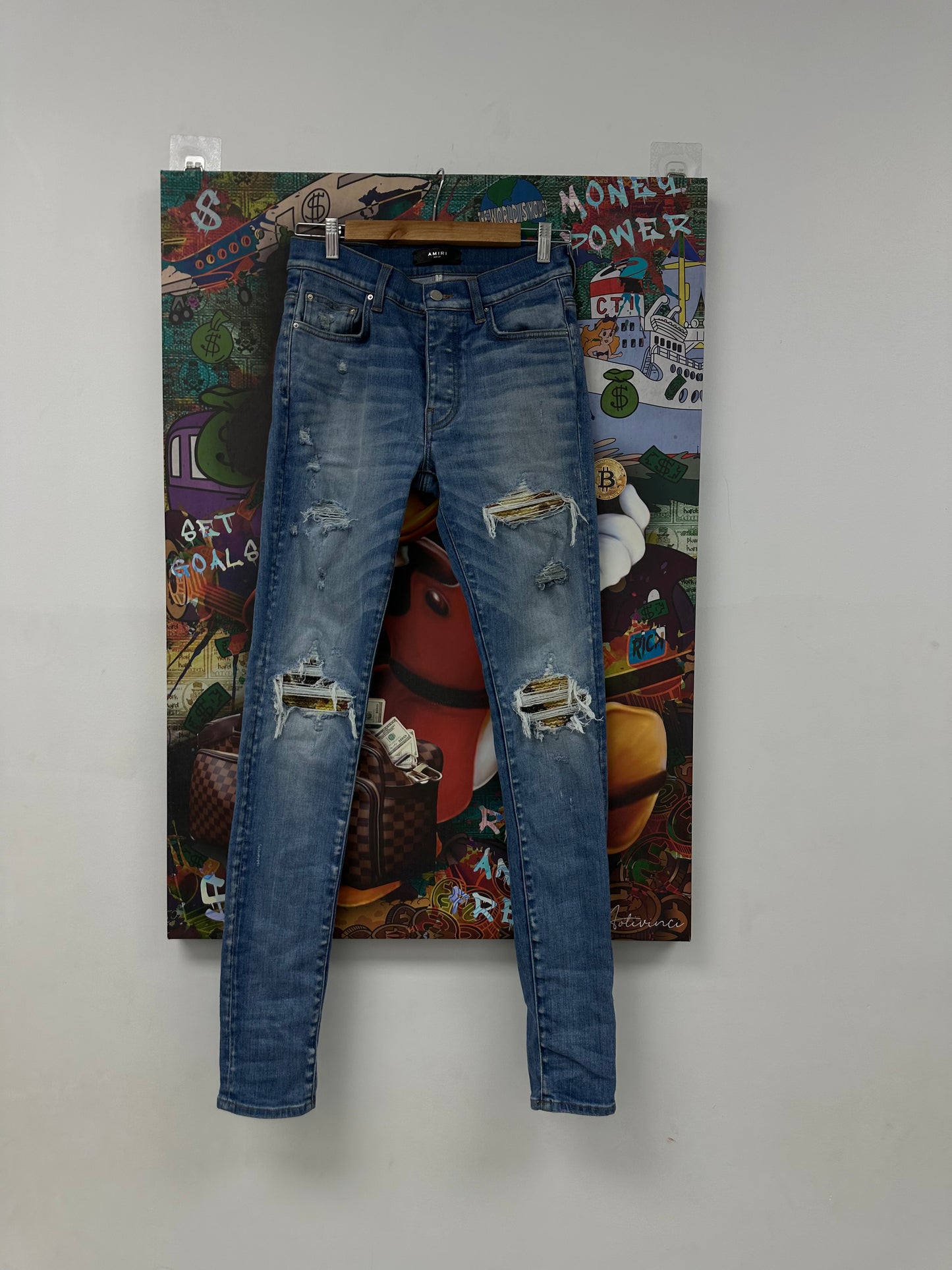 Amiri Jeans Lightwash Hawiian Patch  Used 29 N/A