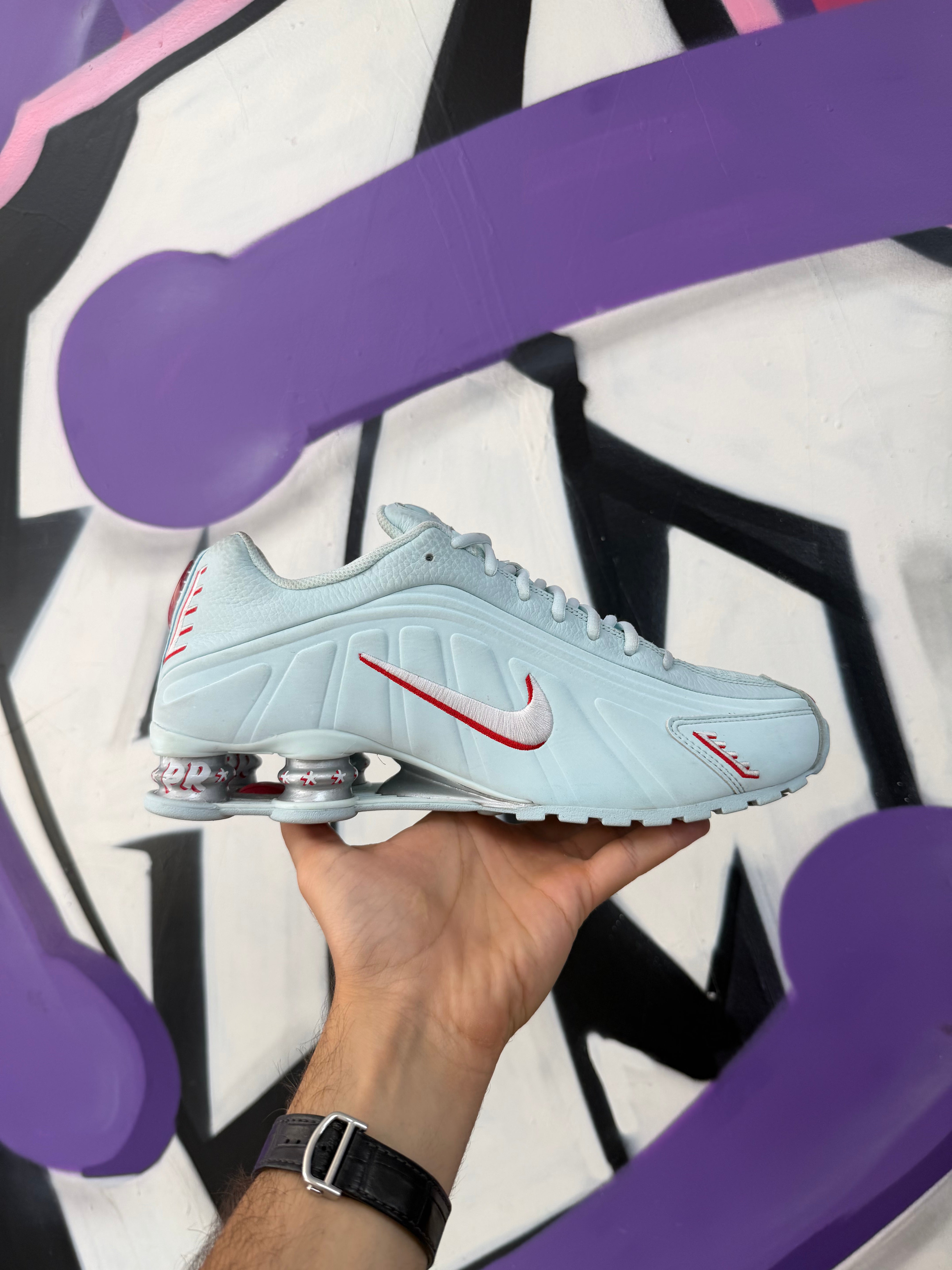 Nike Puerto Rico Shox R4 Sneakers