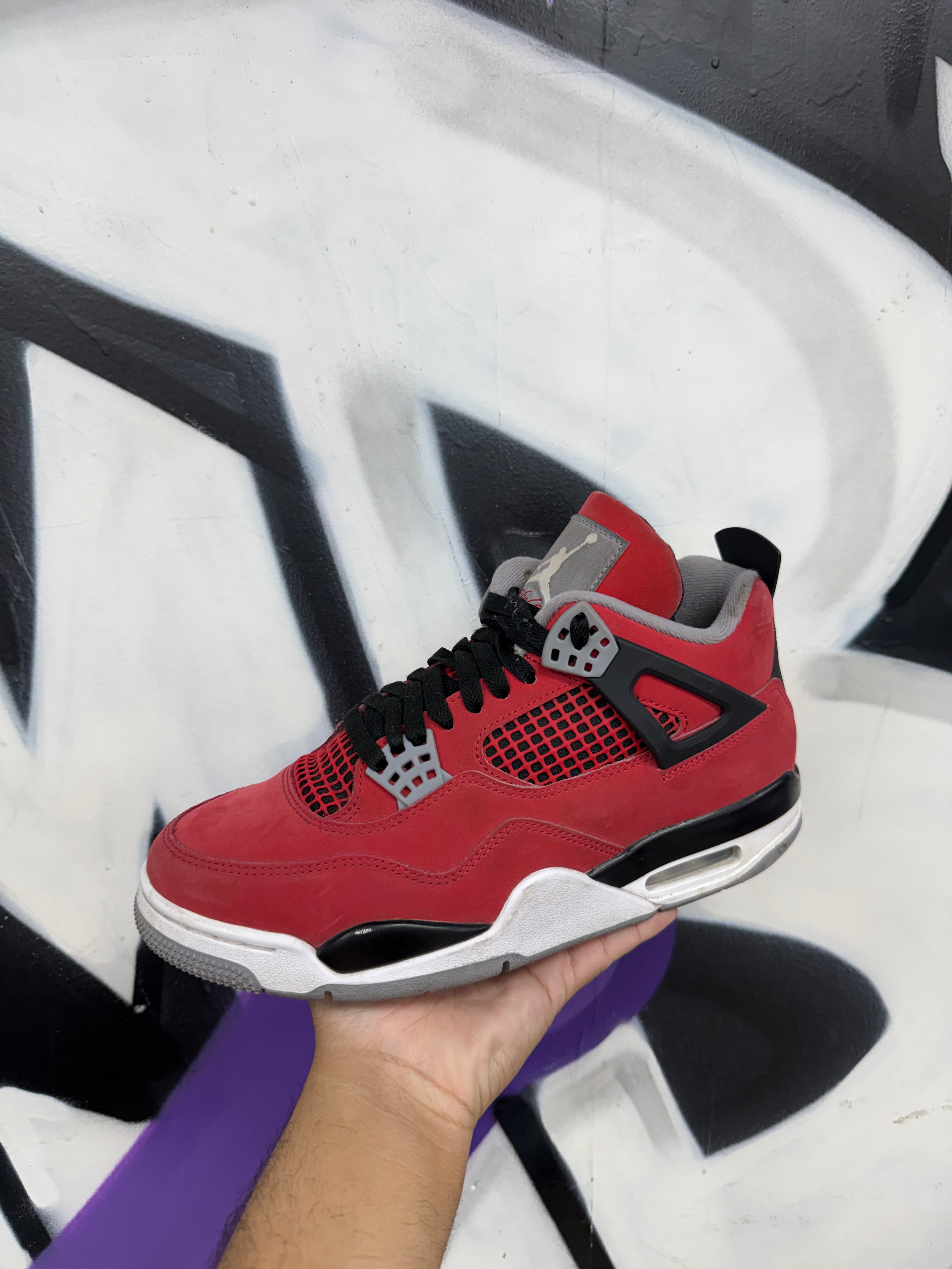 Jordan 4 Toro Sneakers