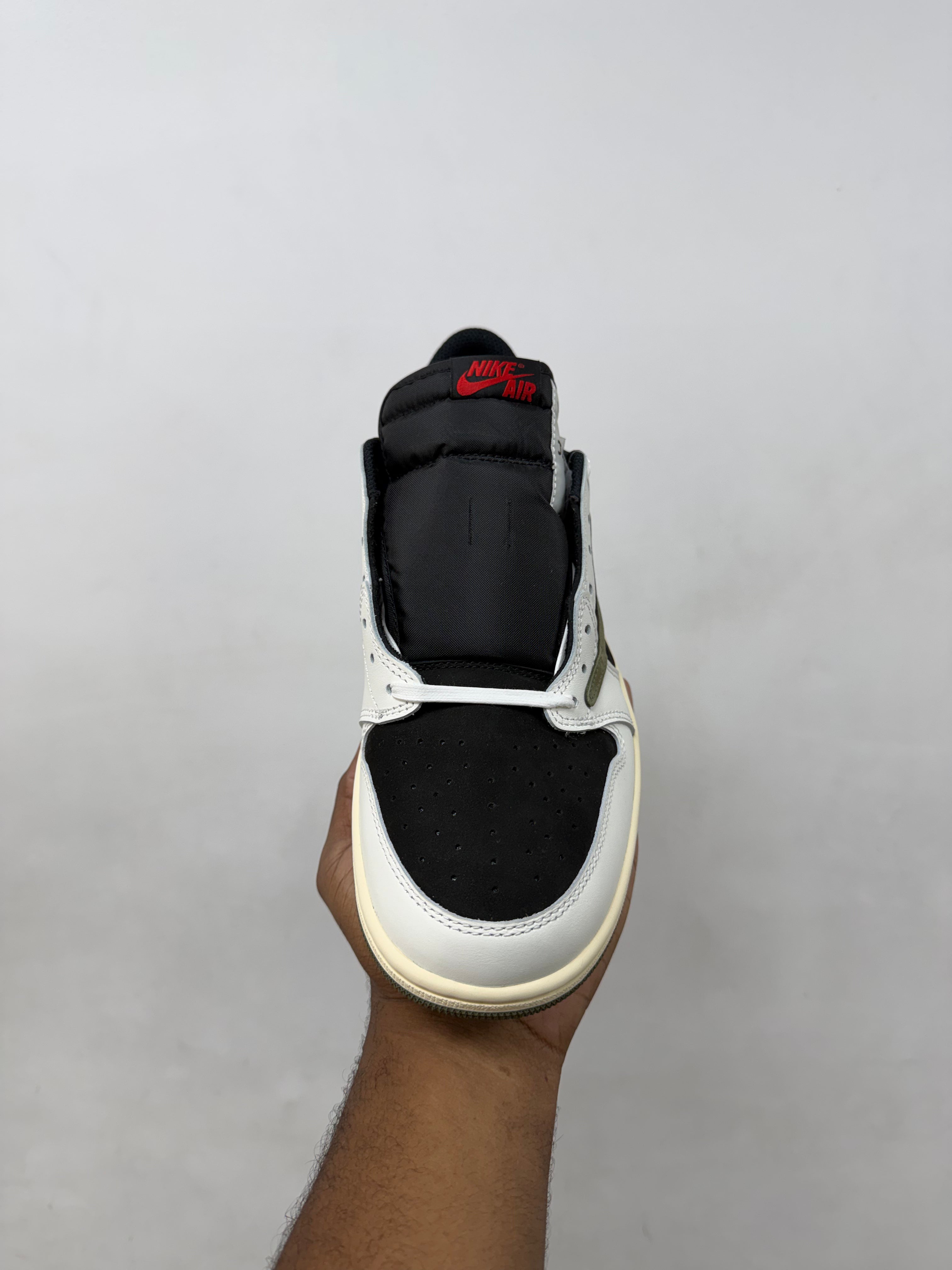Jordan 1 Low Travis Scott Medium Olive Sneakers