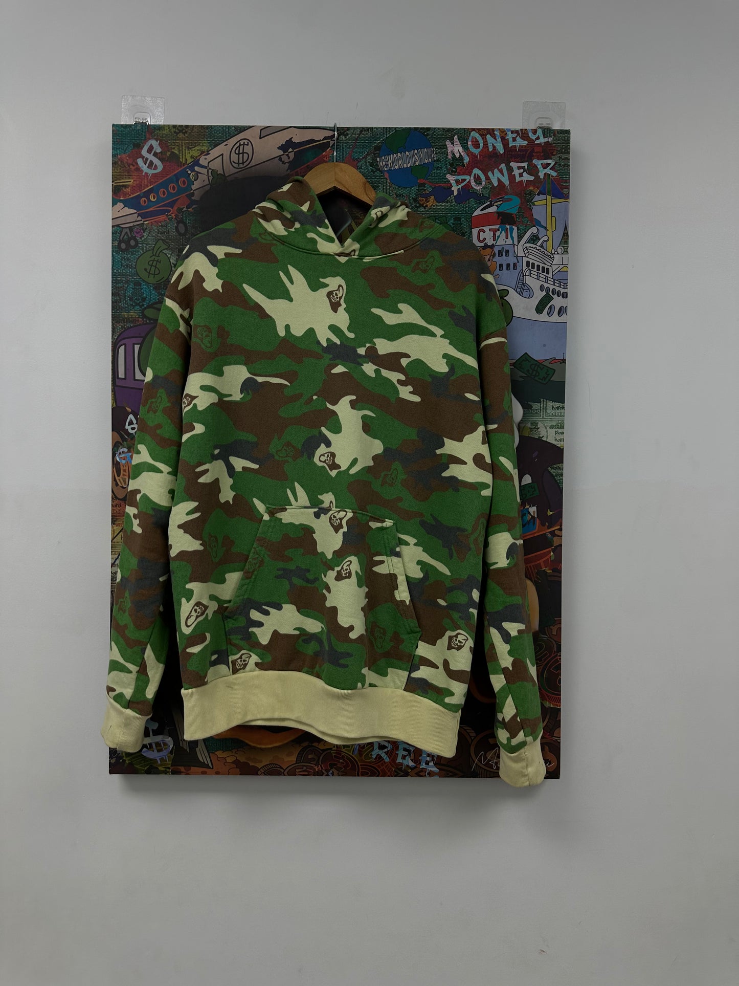 Warren Lotas Hoodie Camo Used Large  N/A