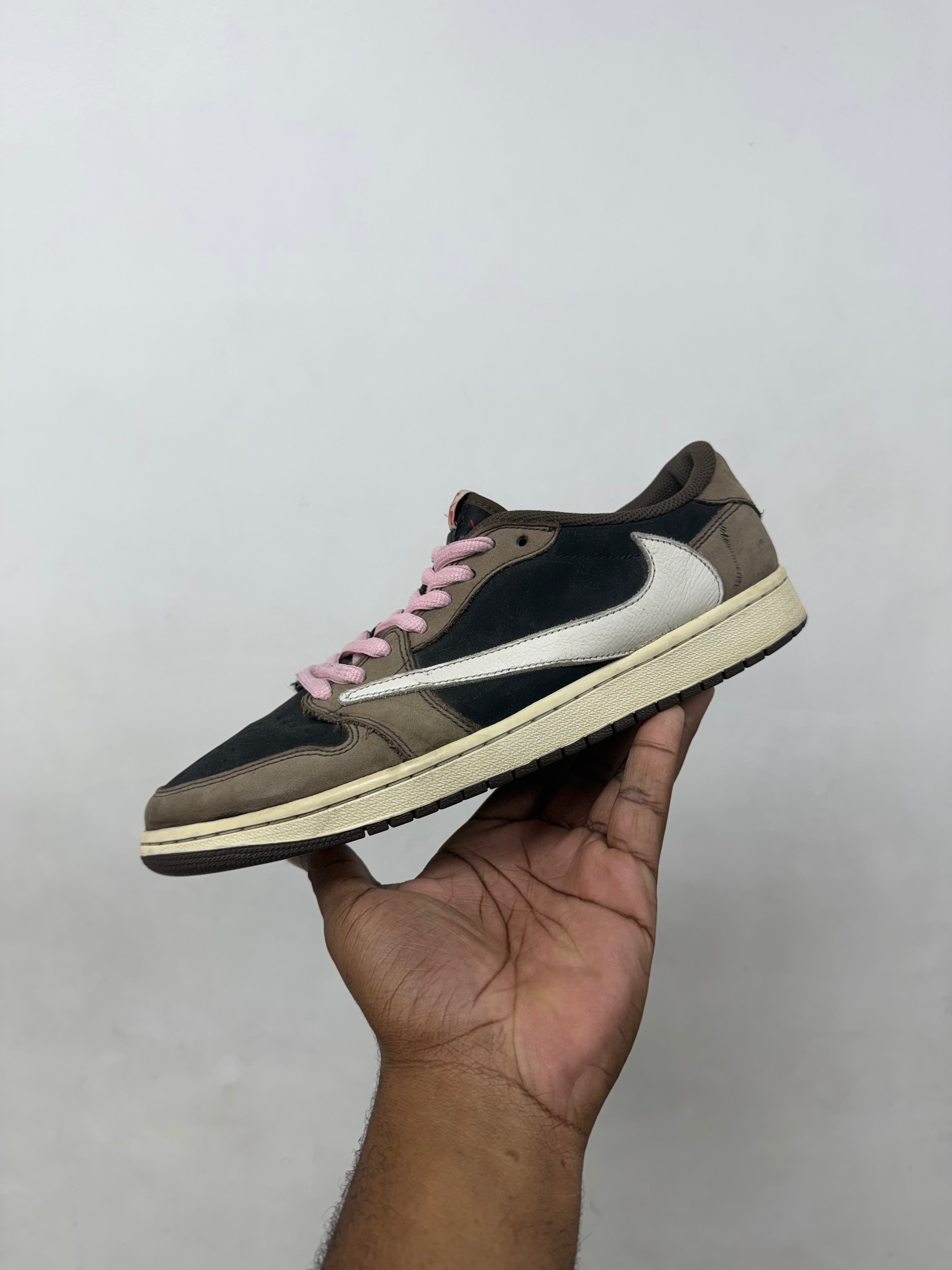 Jordan 1 Low Travis Scott Mocha Brown Sneakers