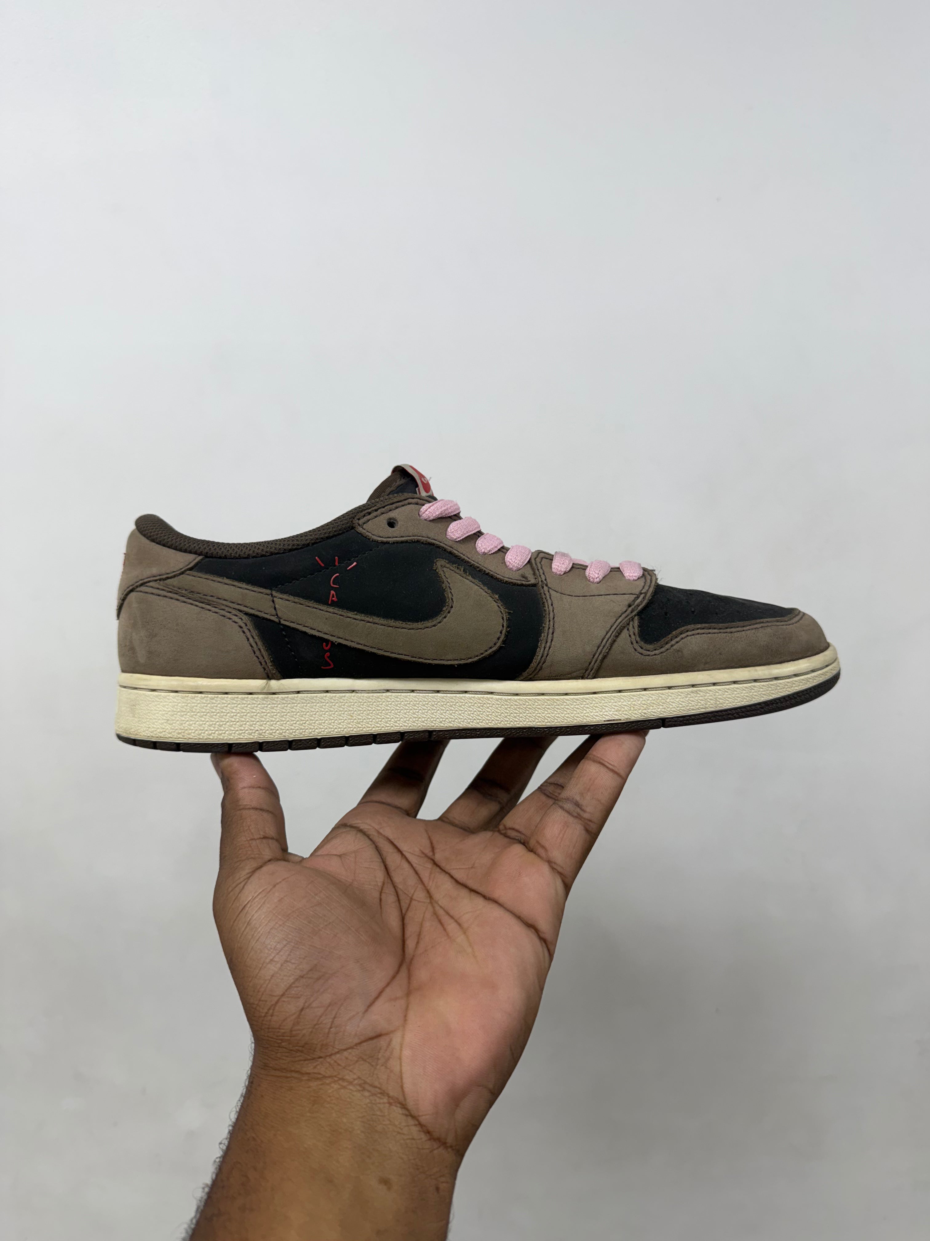 Jordan 1 Low Travis Scott Mocha Brown Sneakers