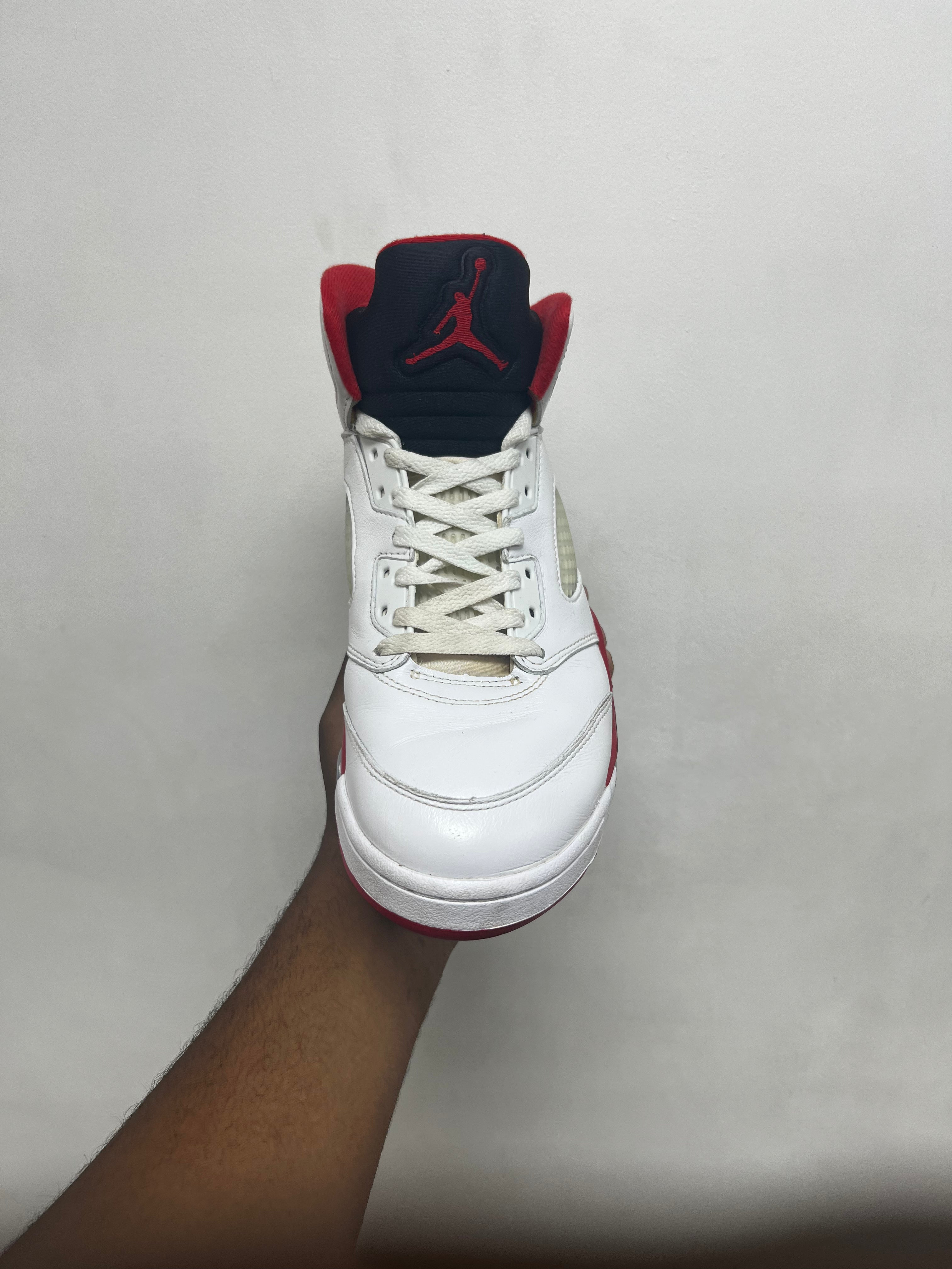 Jordan 5 Fire Red Sneakers