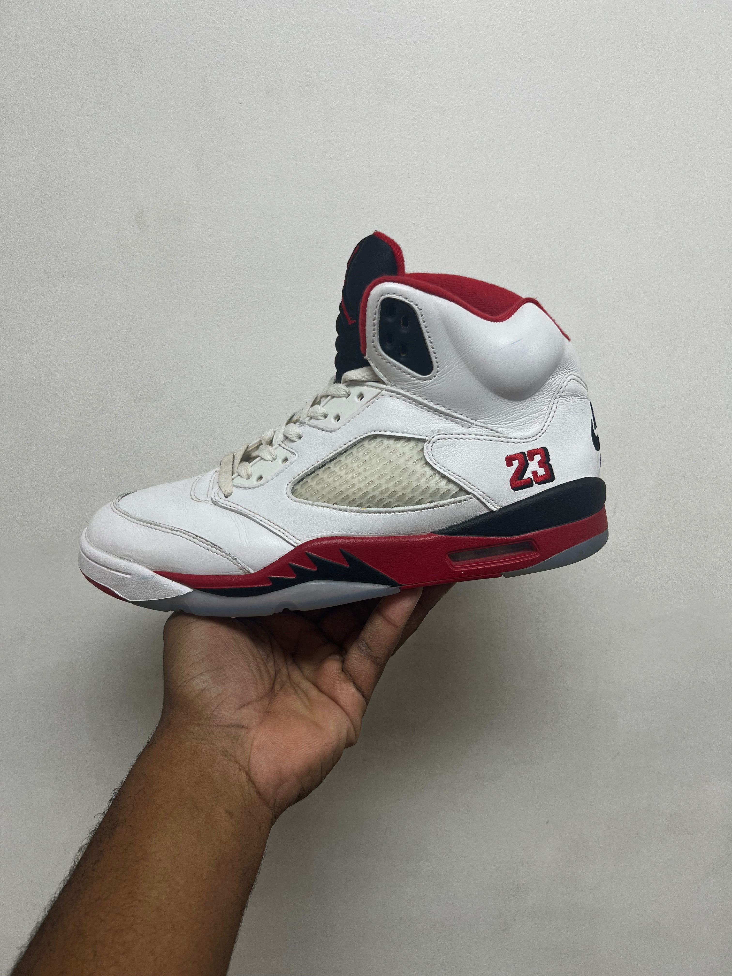 Jordan 5 Fire Red Sneakers