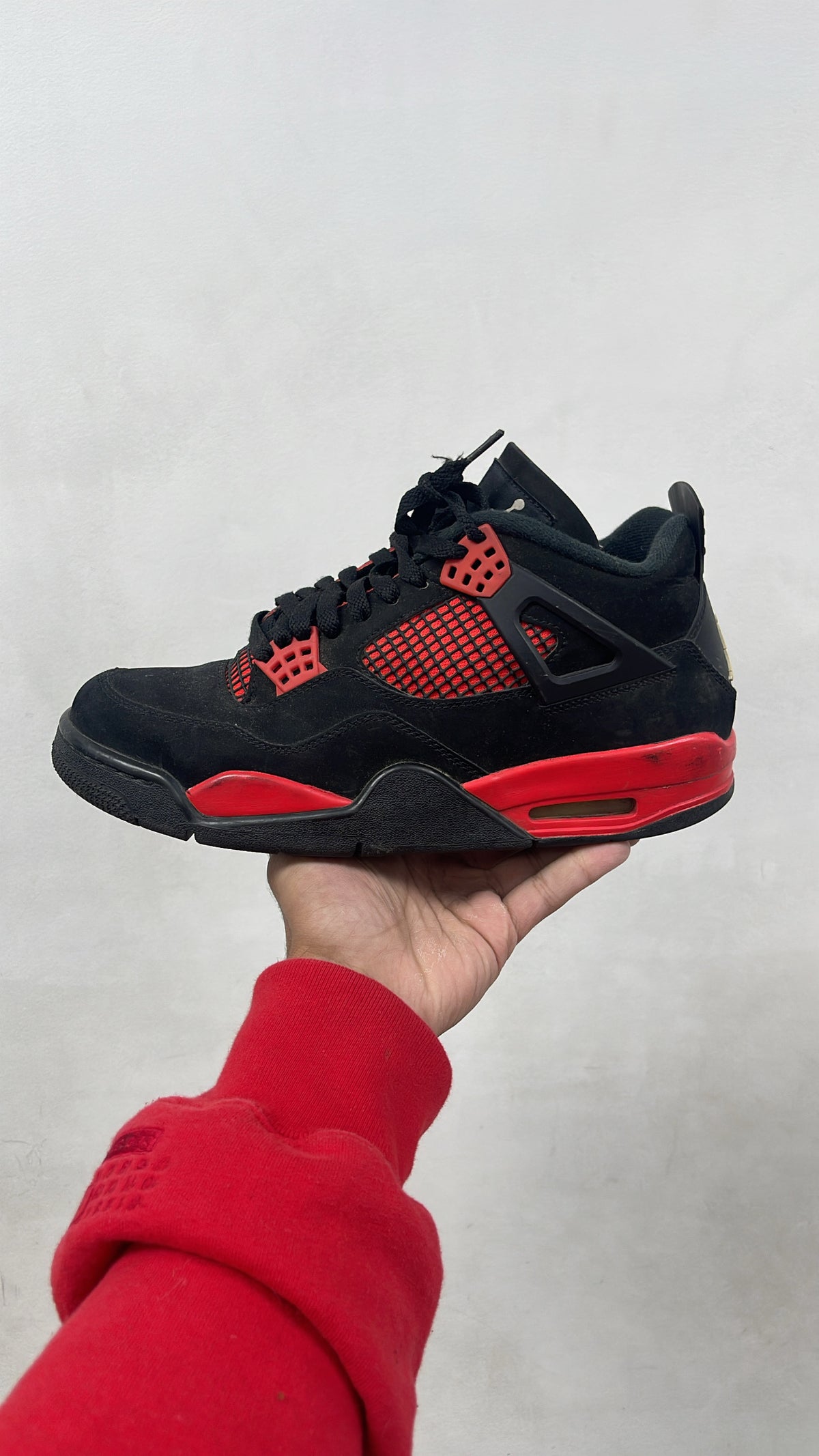 Jordan 4 Red Thunder Sneakers