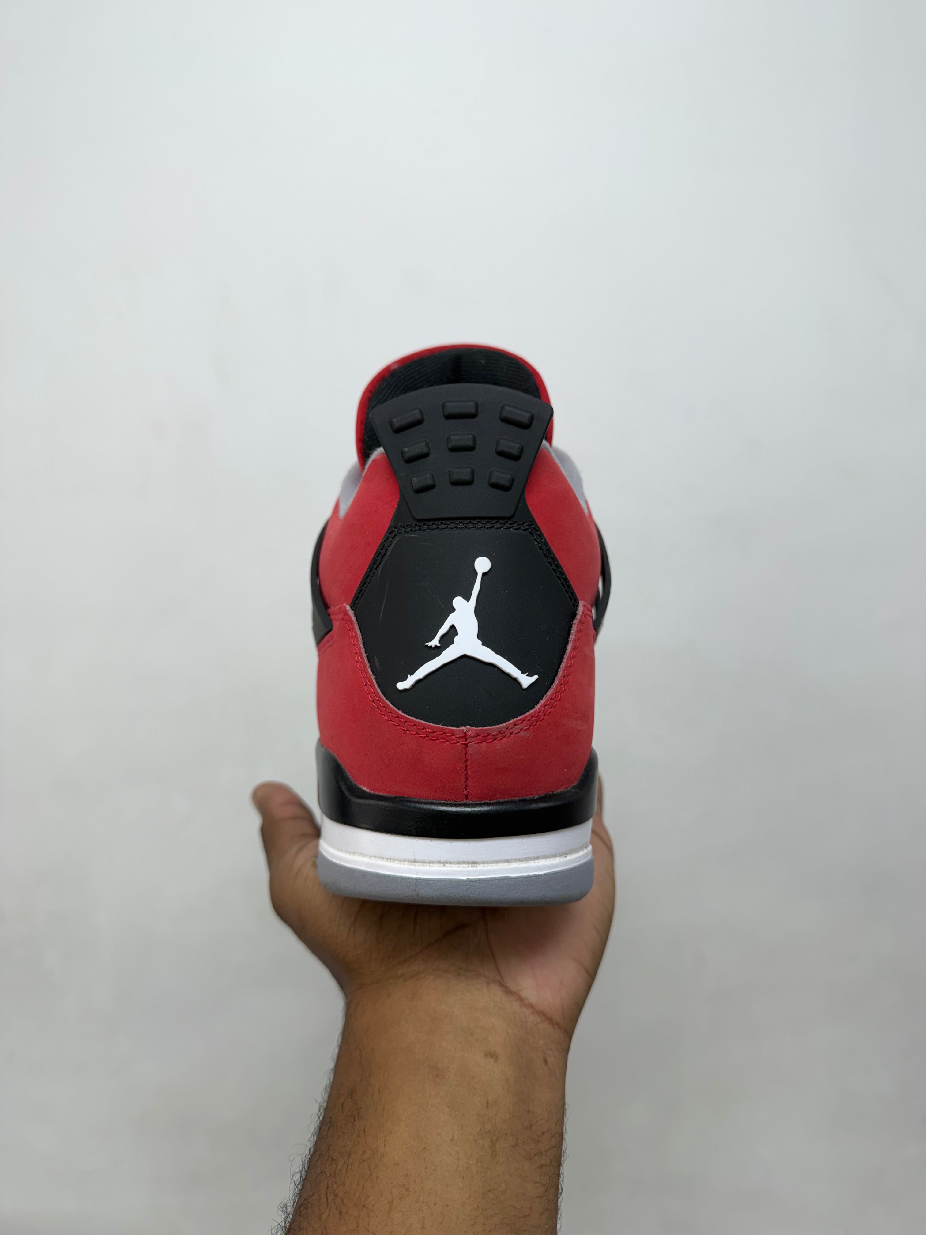 Jordan 4 Toro Sneakers