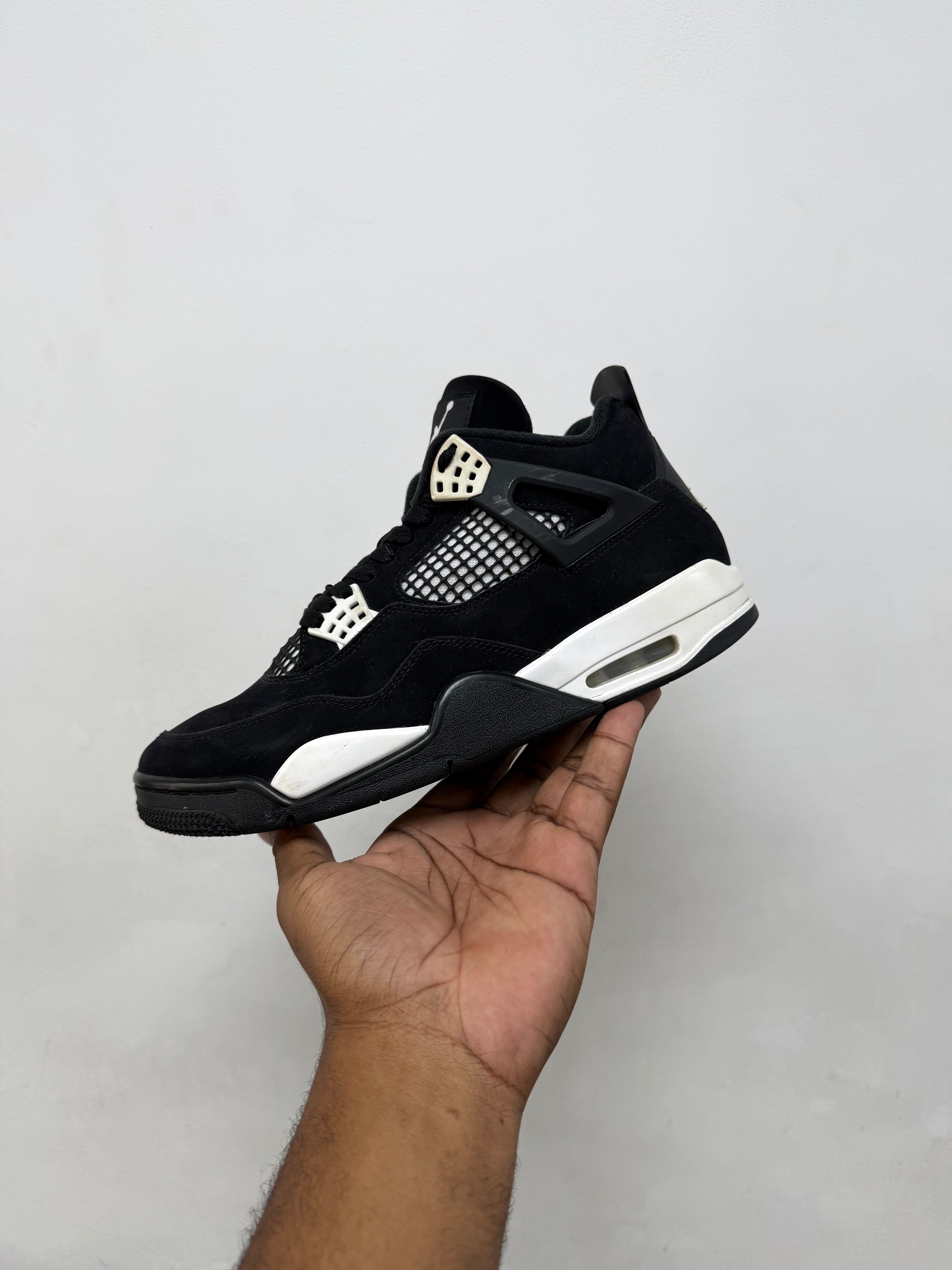 Jordan 4 White Thunder Sneakers
