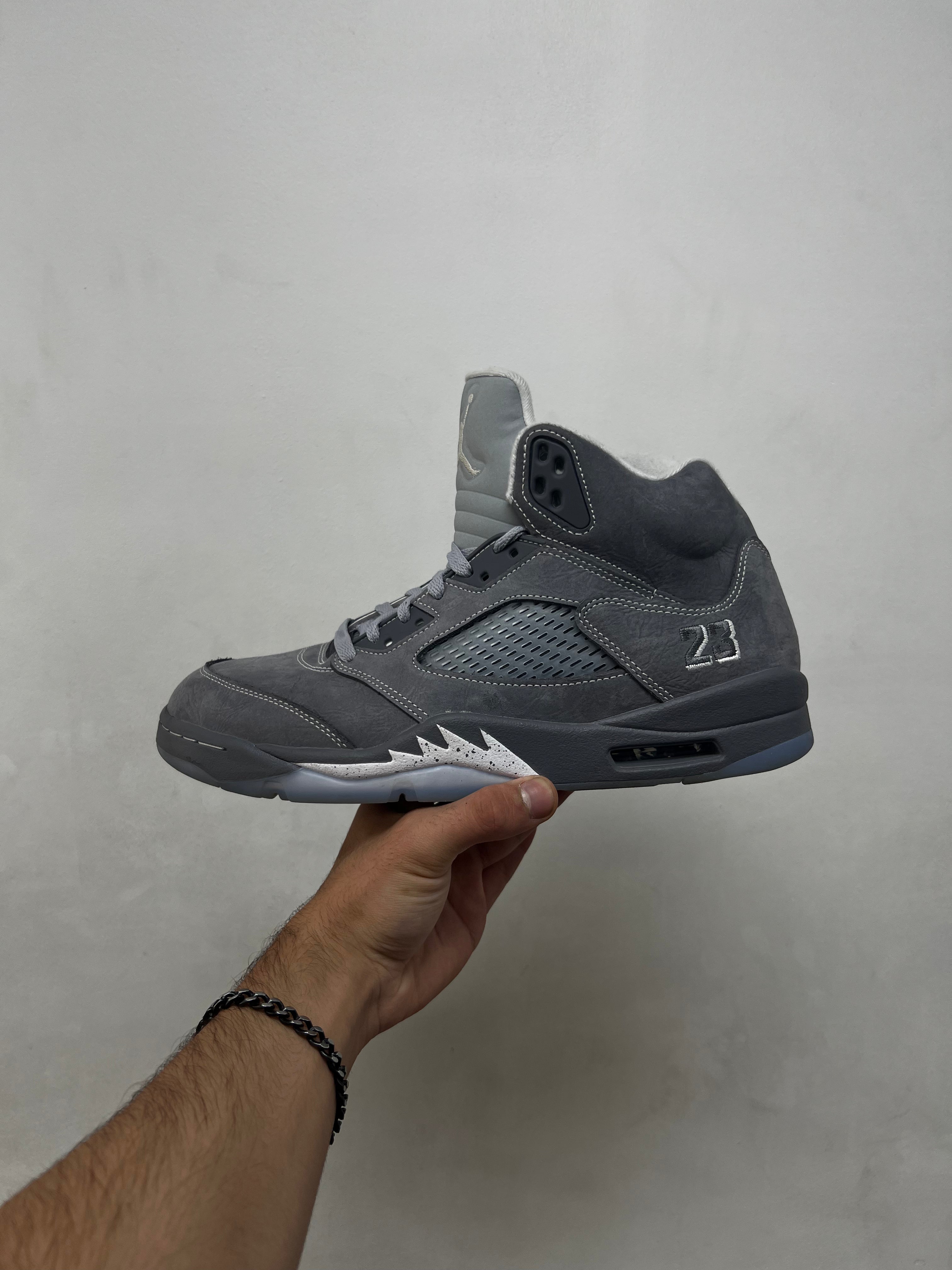 Jordan 5 Wolf Grey Sneakers