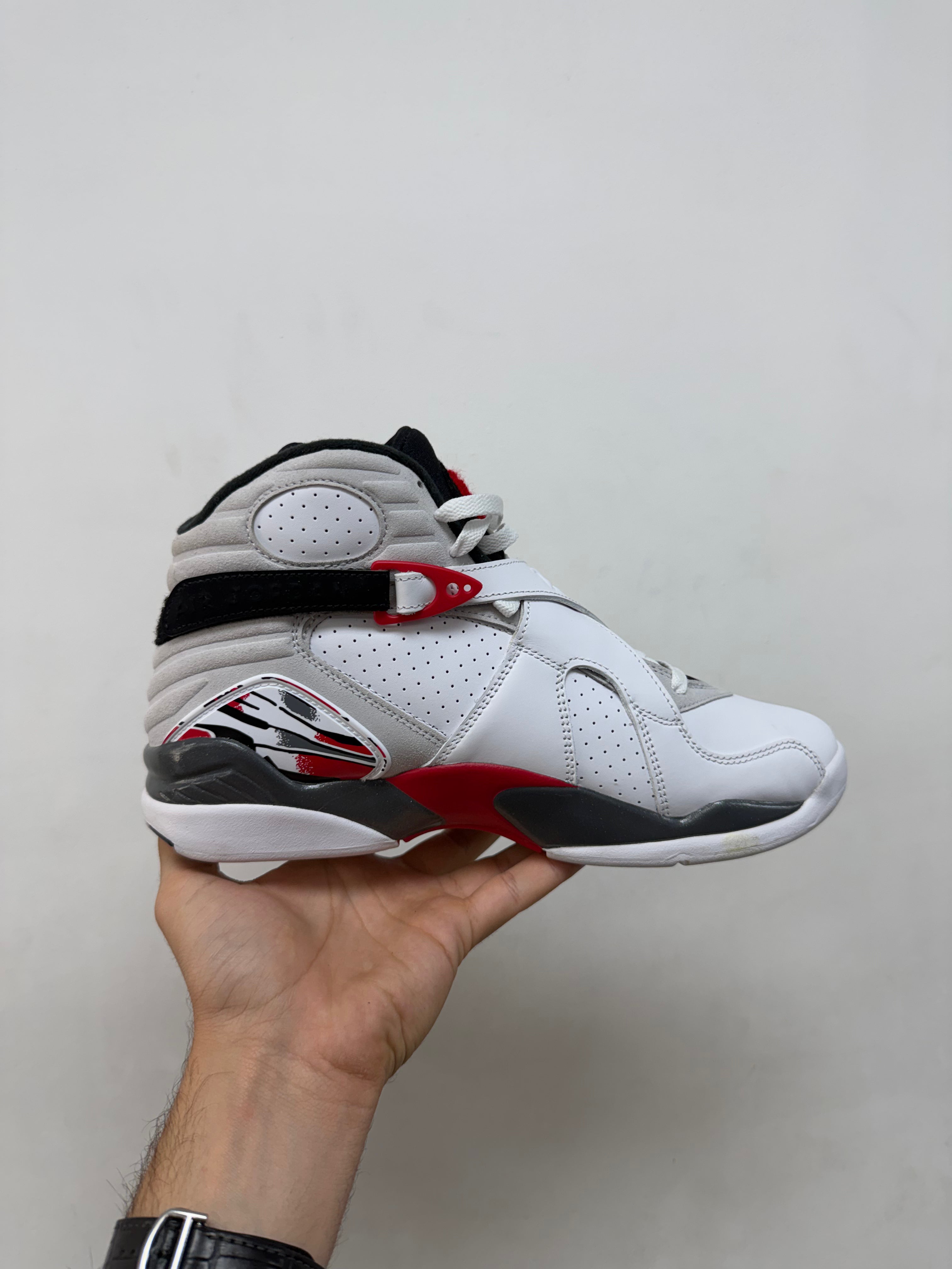 Jordan 8 Bugs Bunny Sneakers