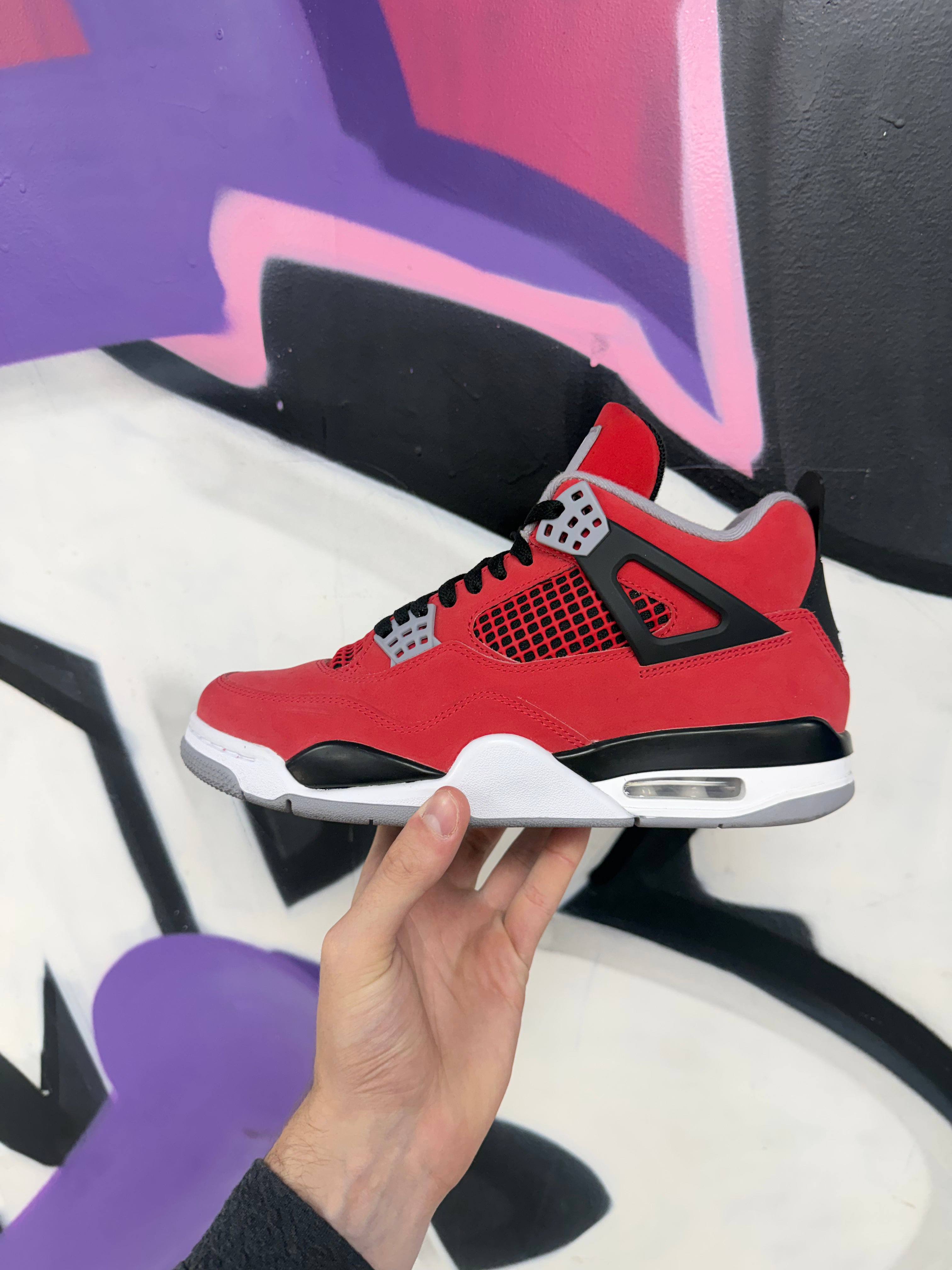Jordan 4 Toro Sneakers