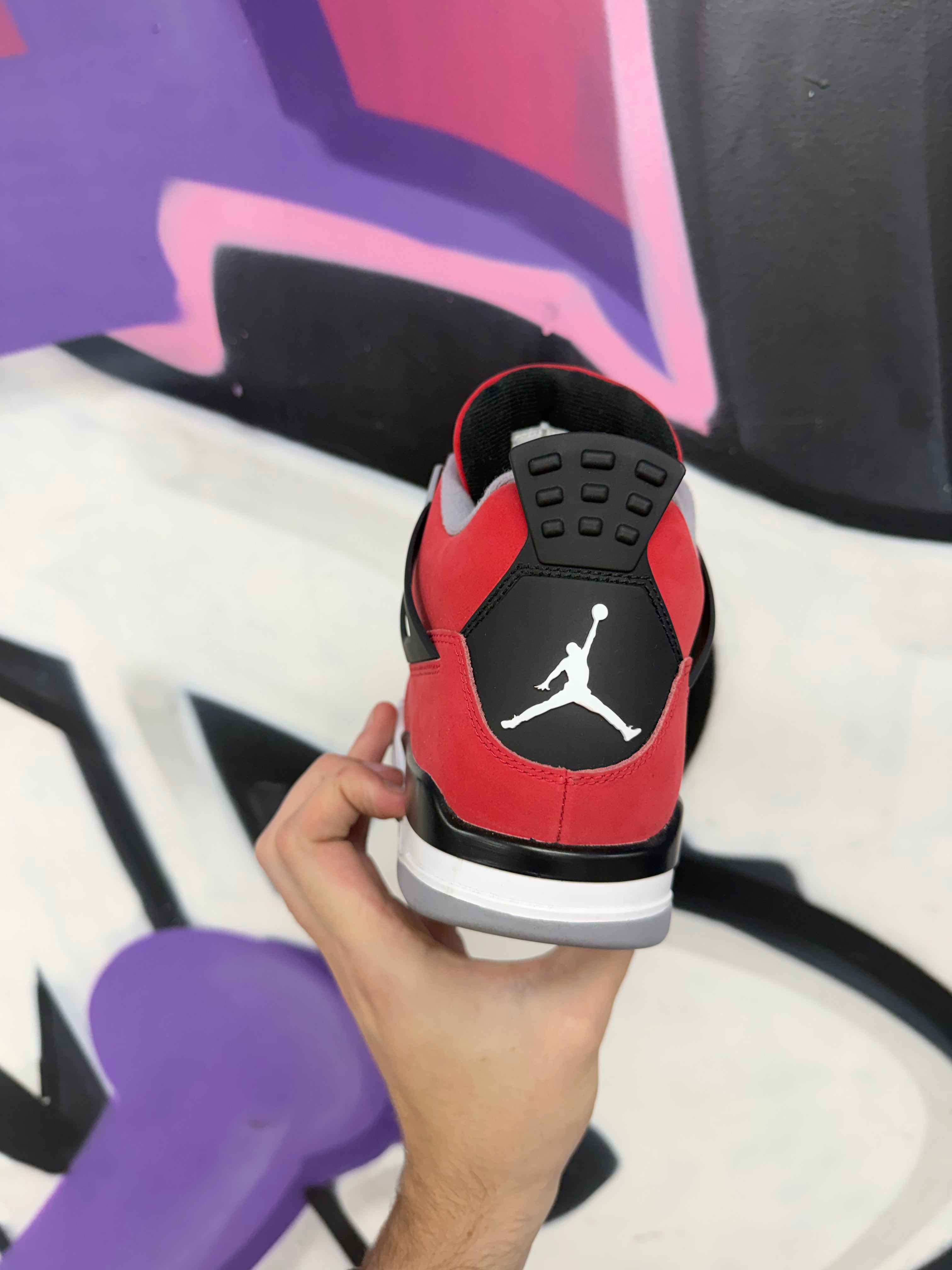 Jordan 4 Toro Sneakers