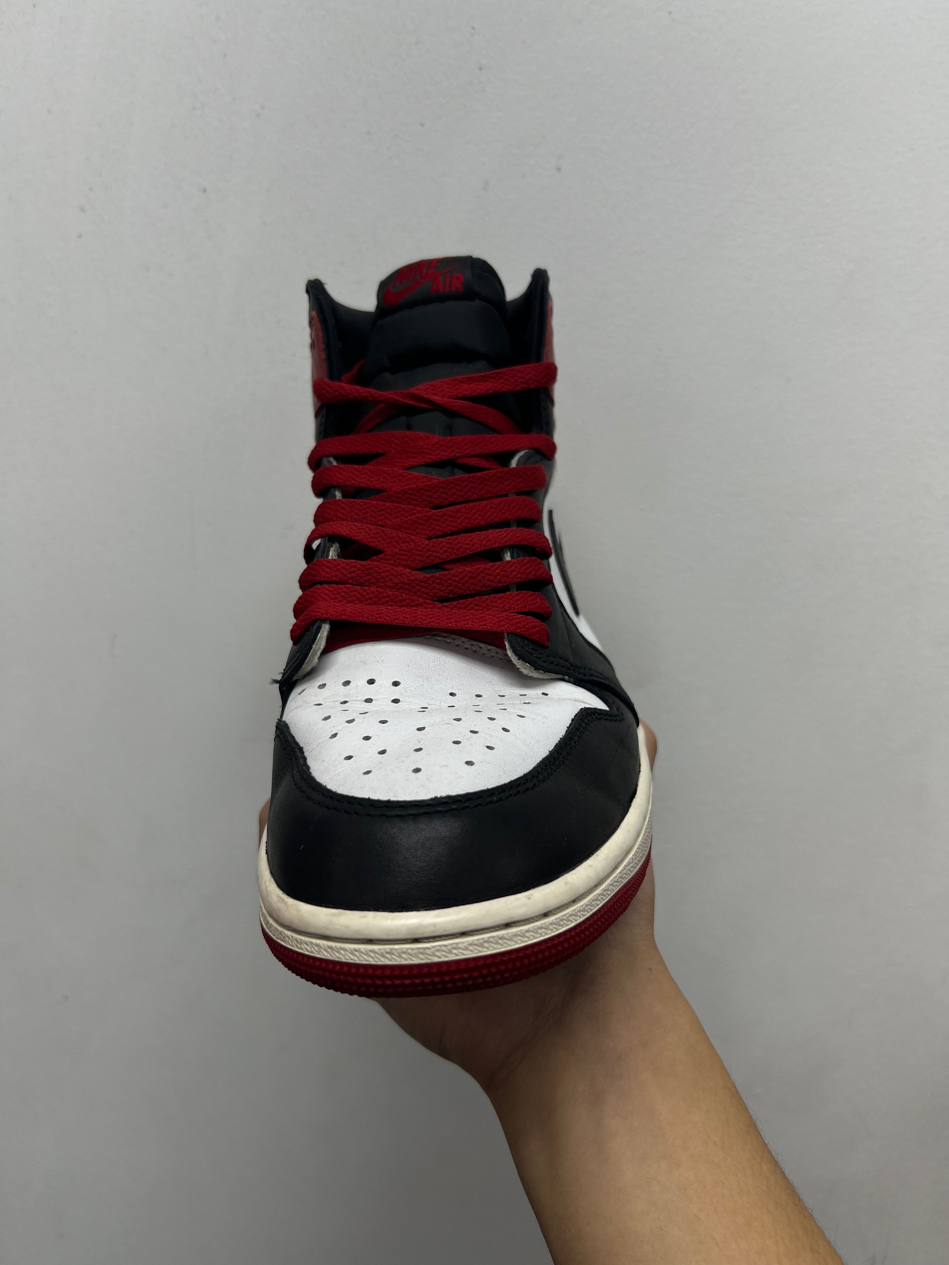 Jordan 1 Black Toe Sneakers