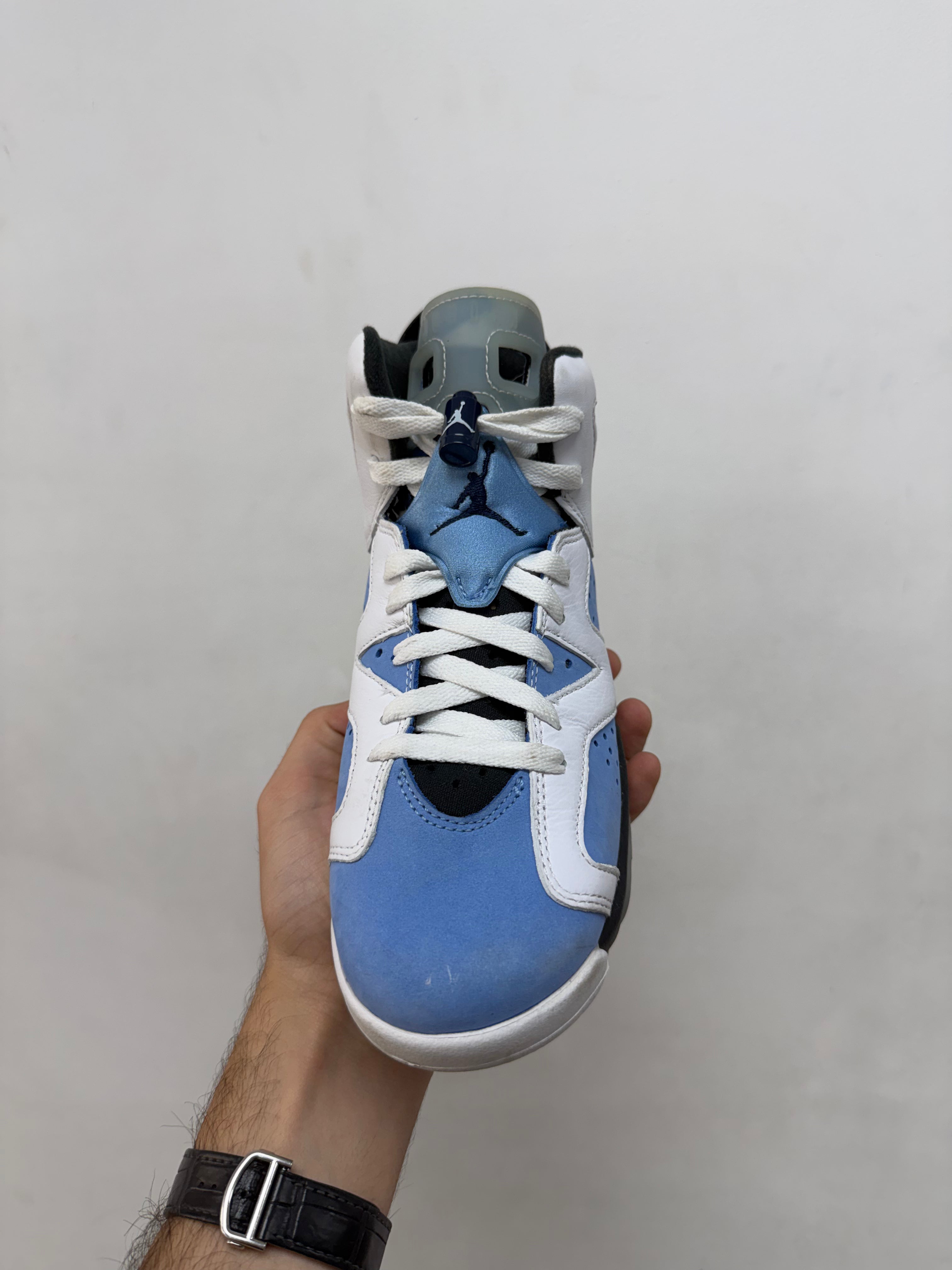 Jordan 6 UNC Sneakers