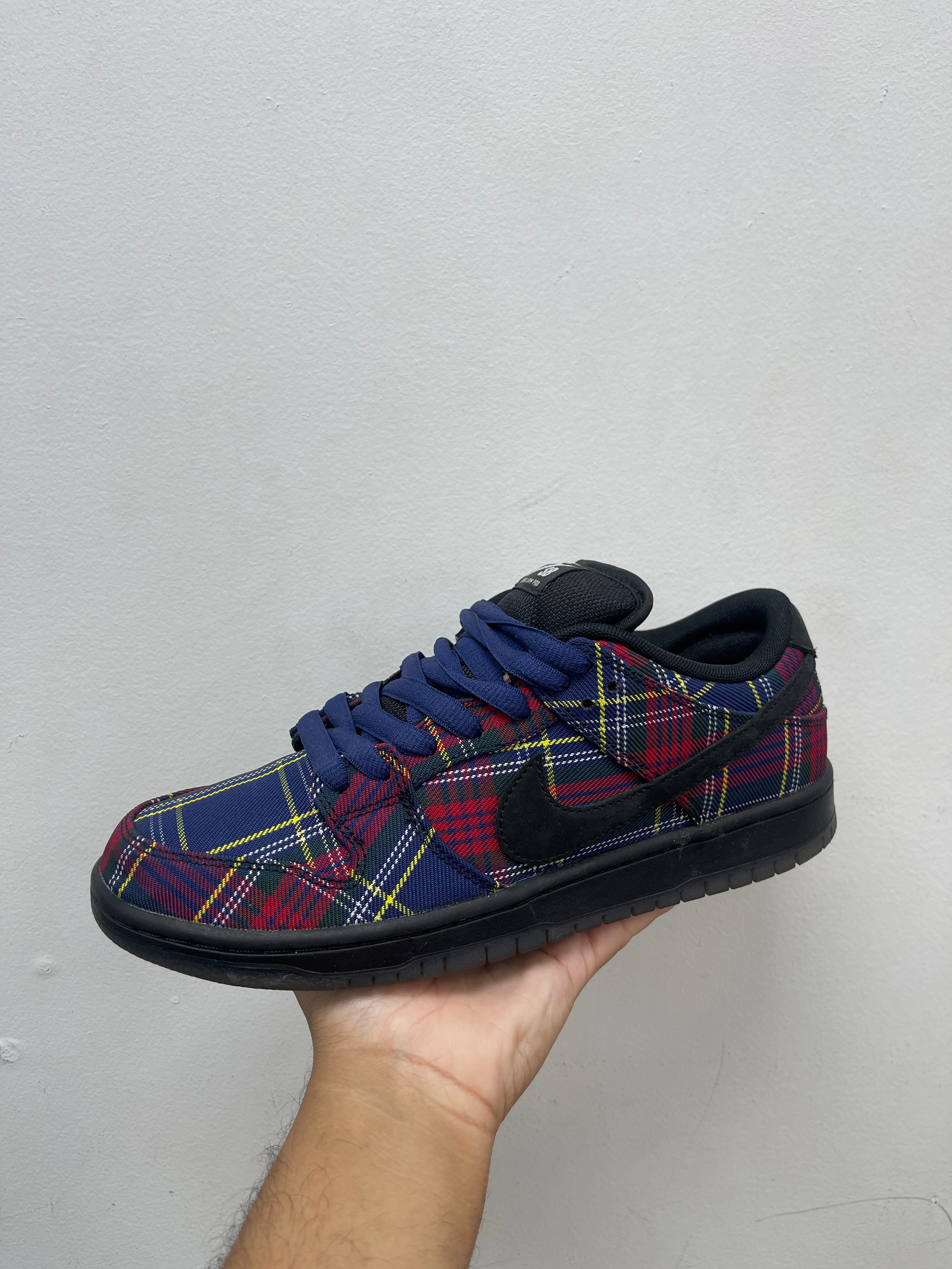 Nike SB Dunk Low Nardwar Sneakers