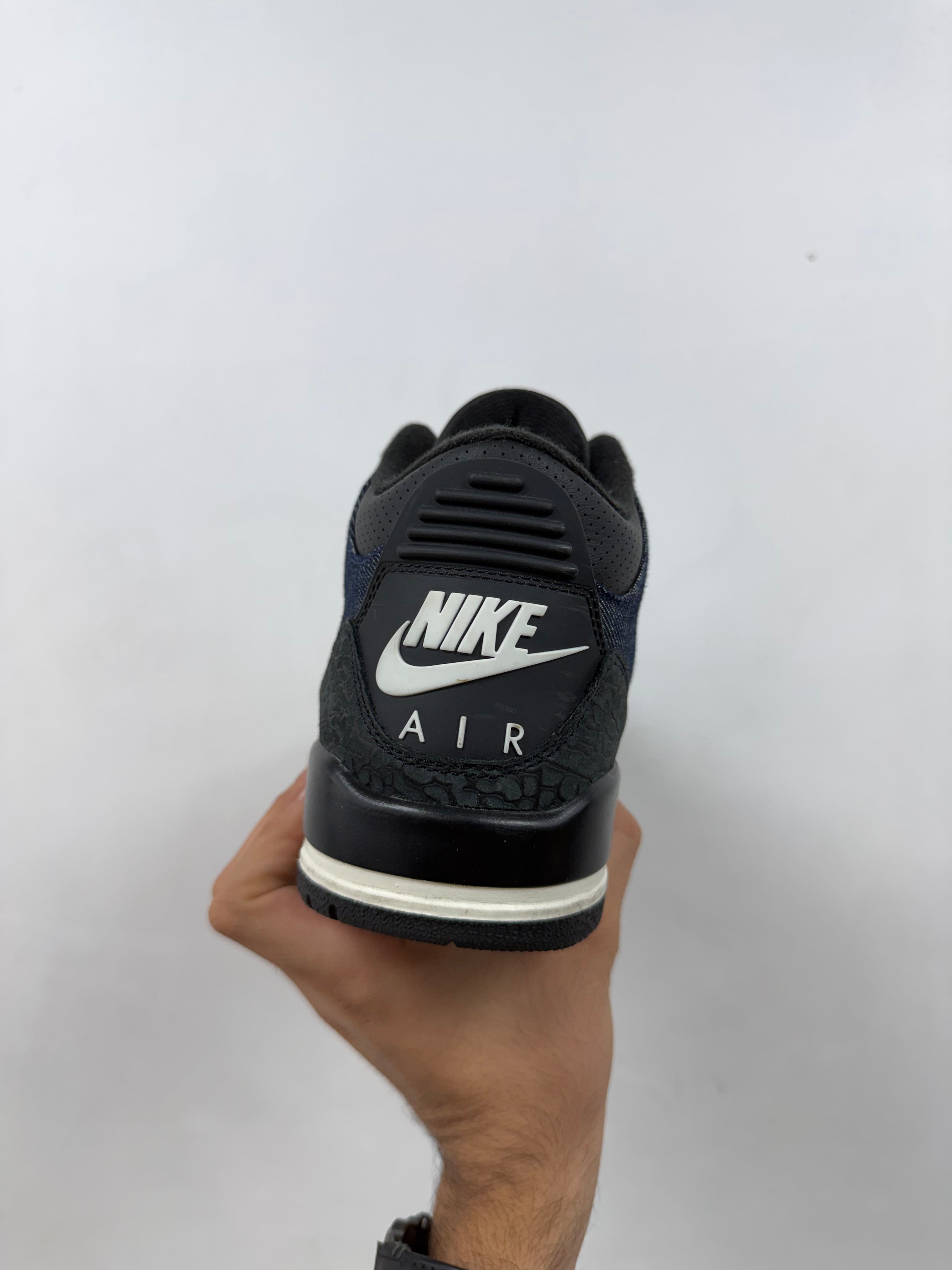 Jordan 3 Levi's Sneakers