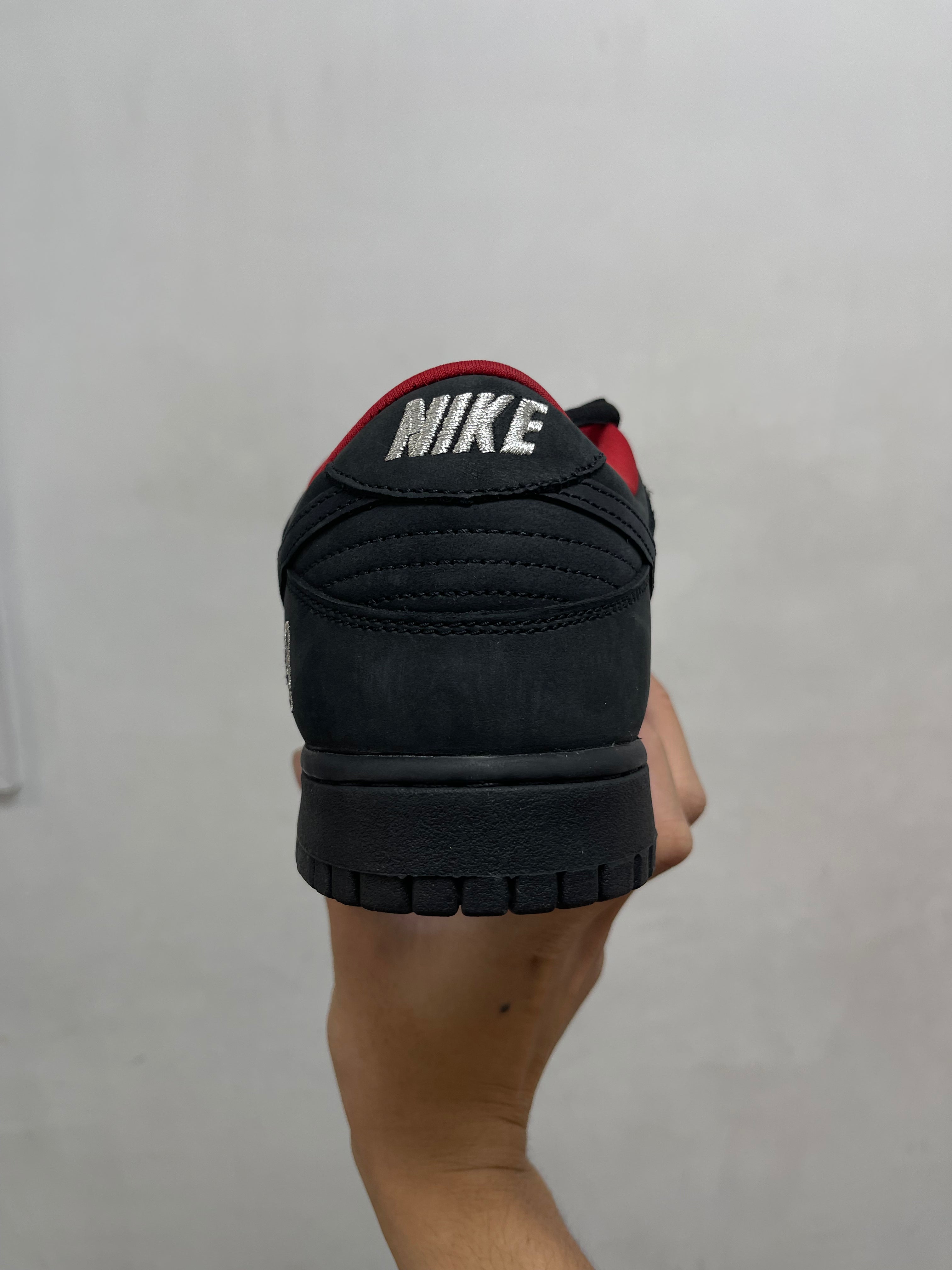 Nike SB Dunk Low Supreme 94 Sneakers