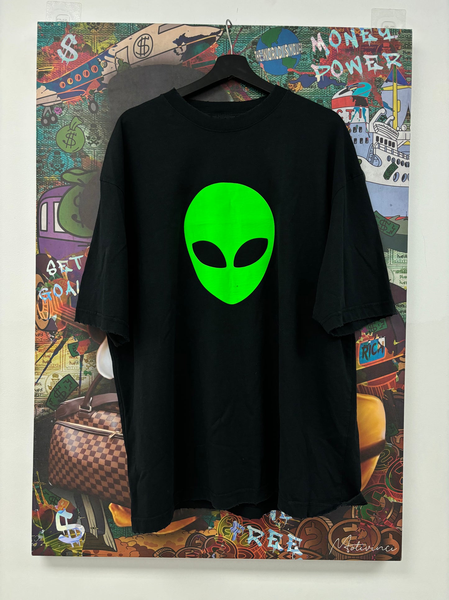 Balenciaga Alien Tee Black Neon Used XXL N/A