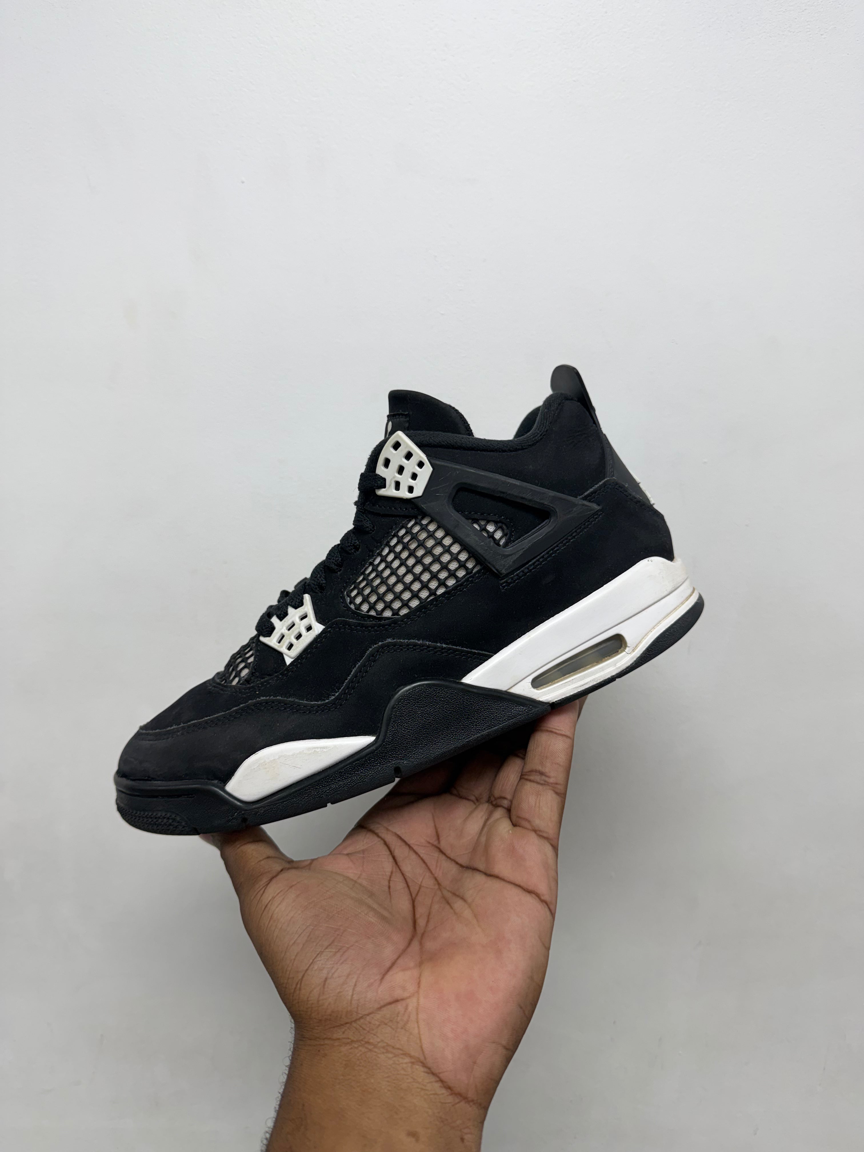 Jordan White Thunder Sneakers