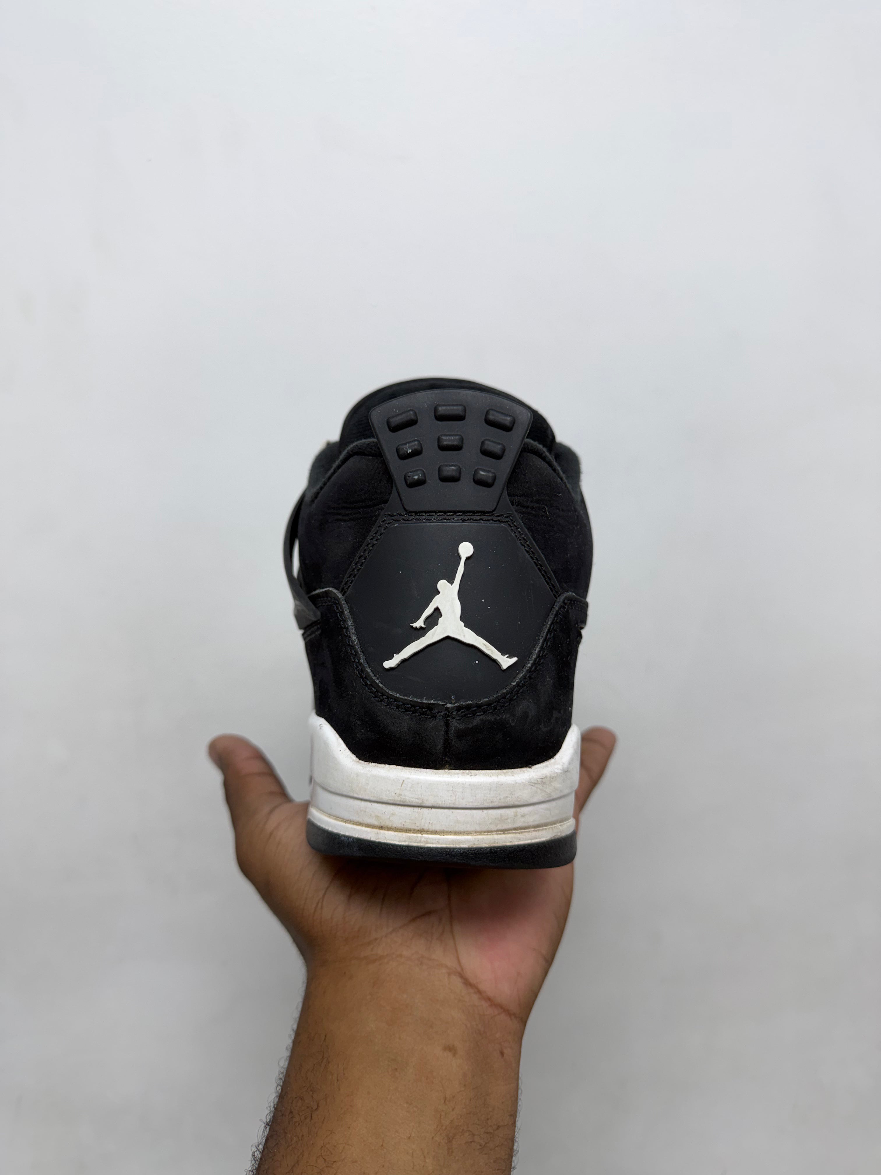 Jordan White Thunder Sneakers