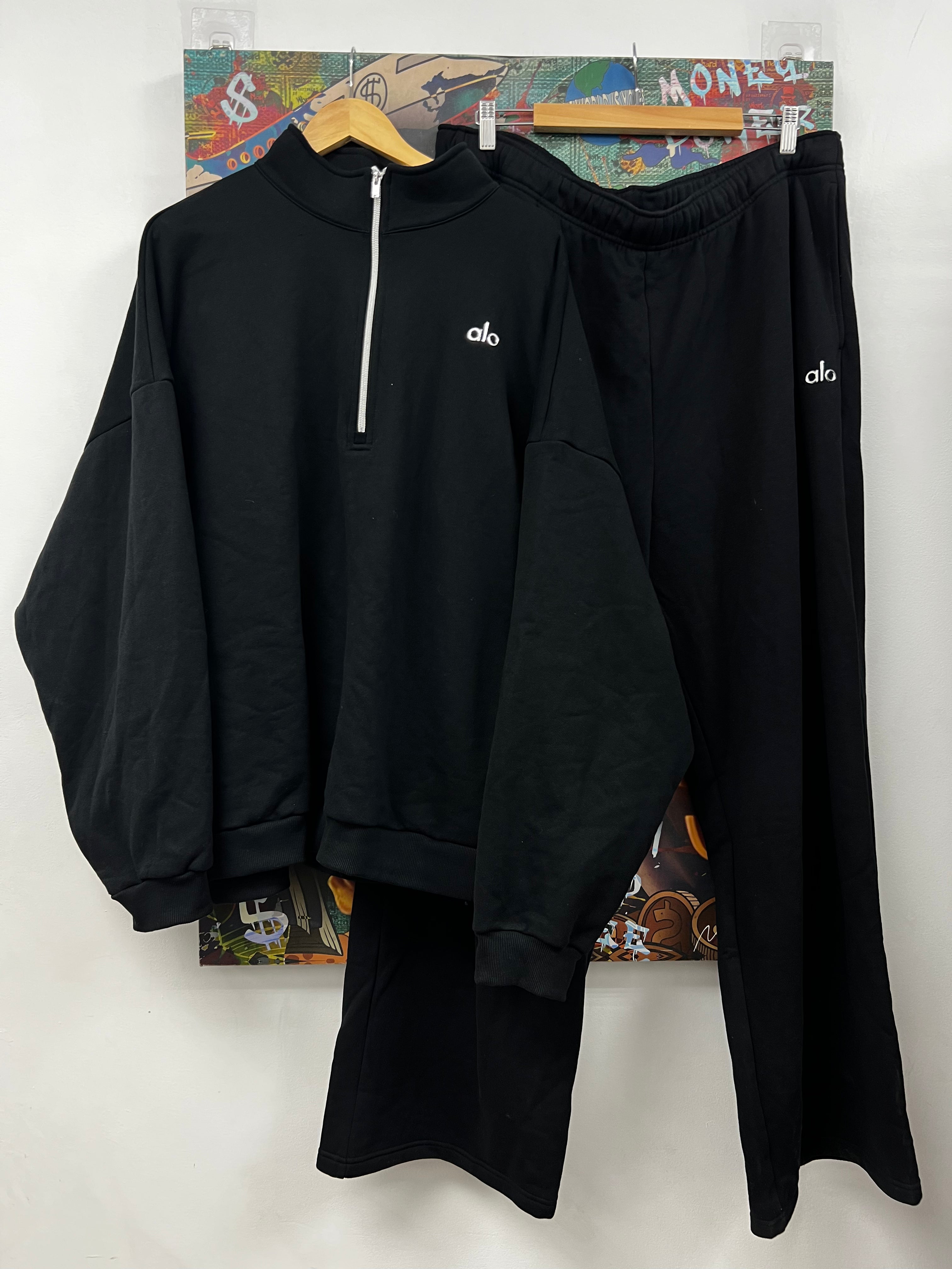 ALO Black Accolade Quarter Zip Sweatsuit