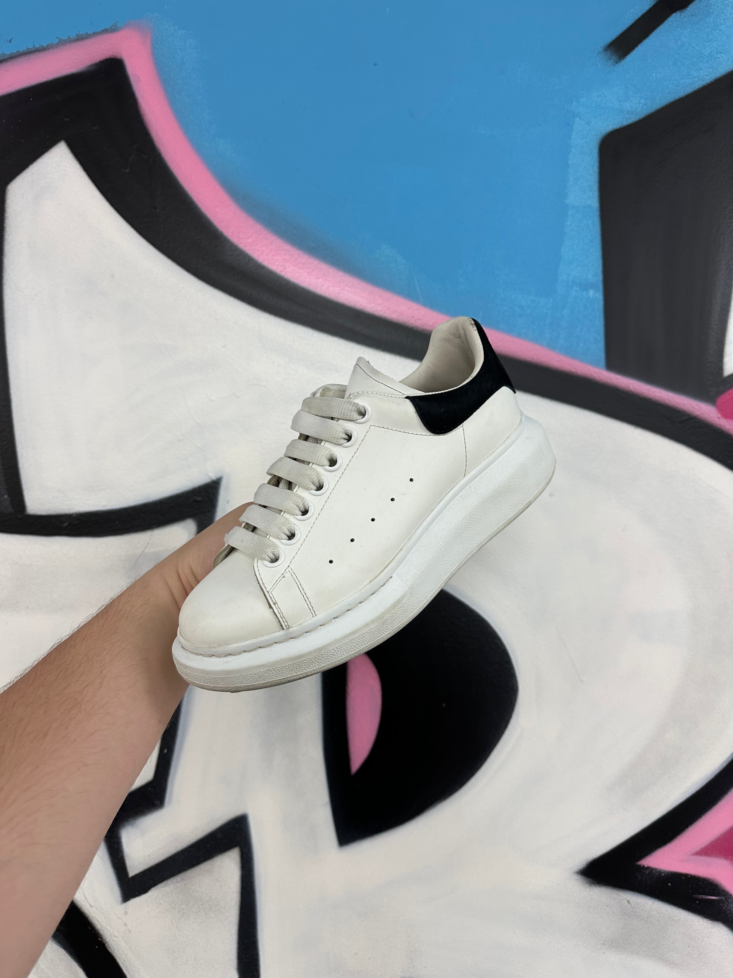 McQueen Oversized Sneaker White Black (EU 37) Used No Box