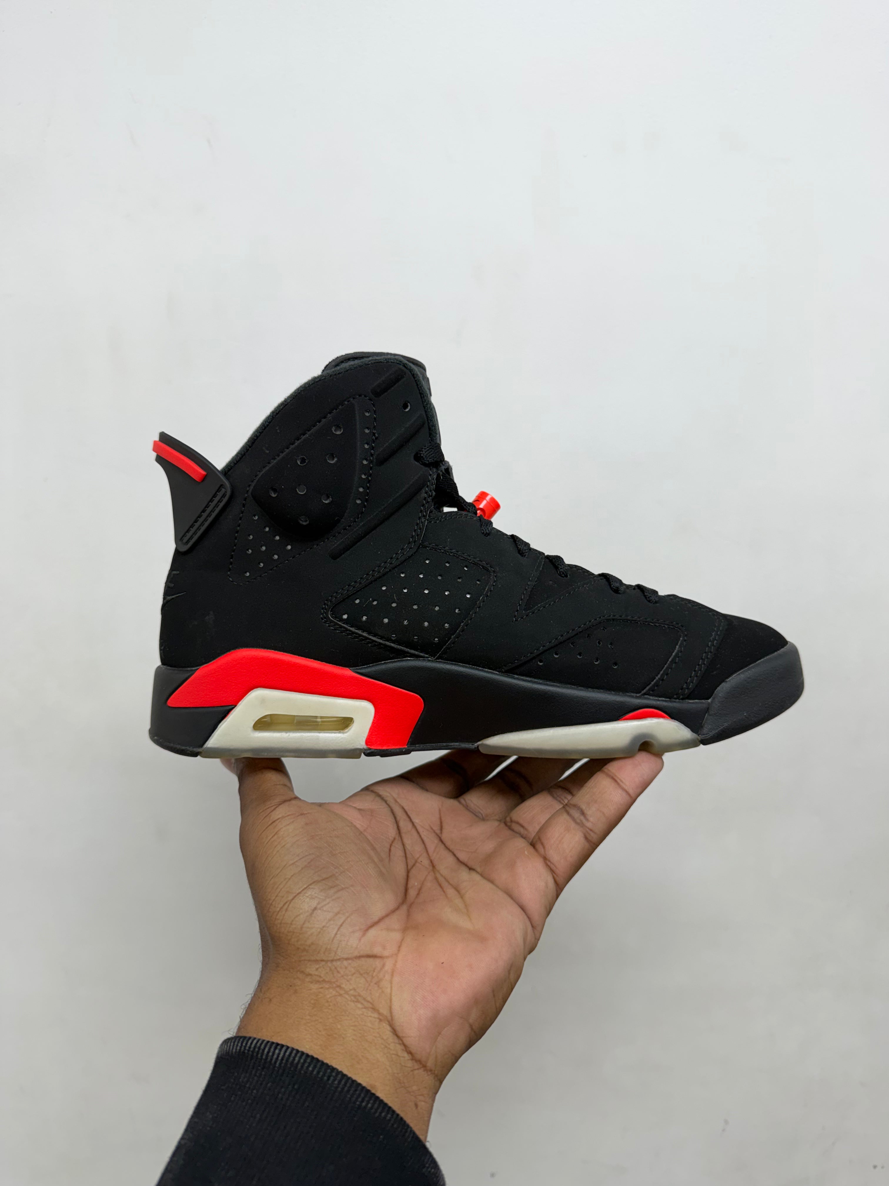 Jordan 6 Infrared Sneakers