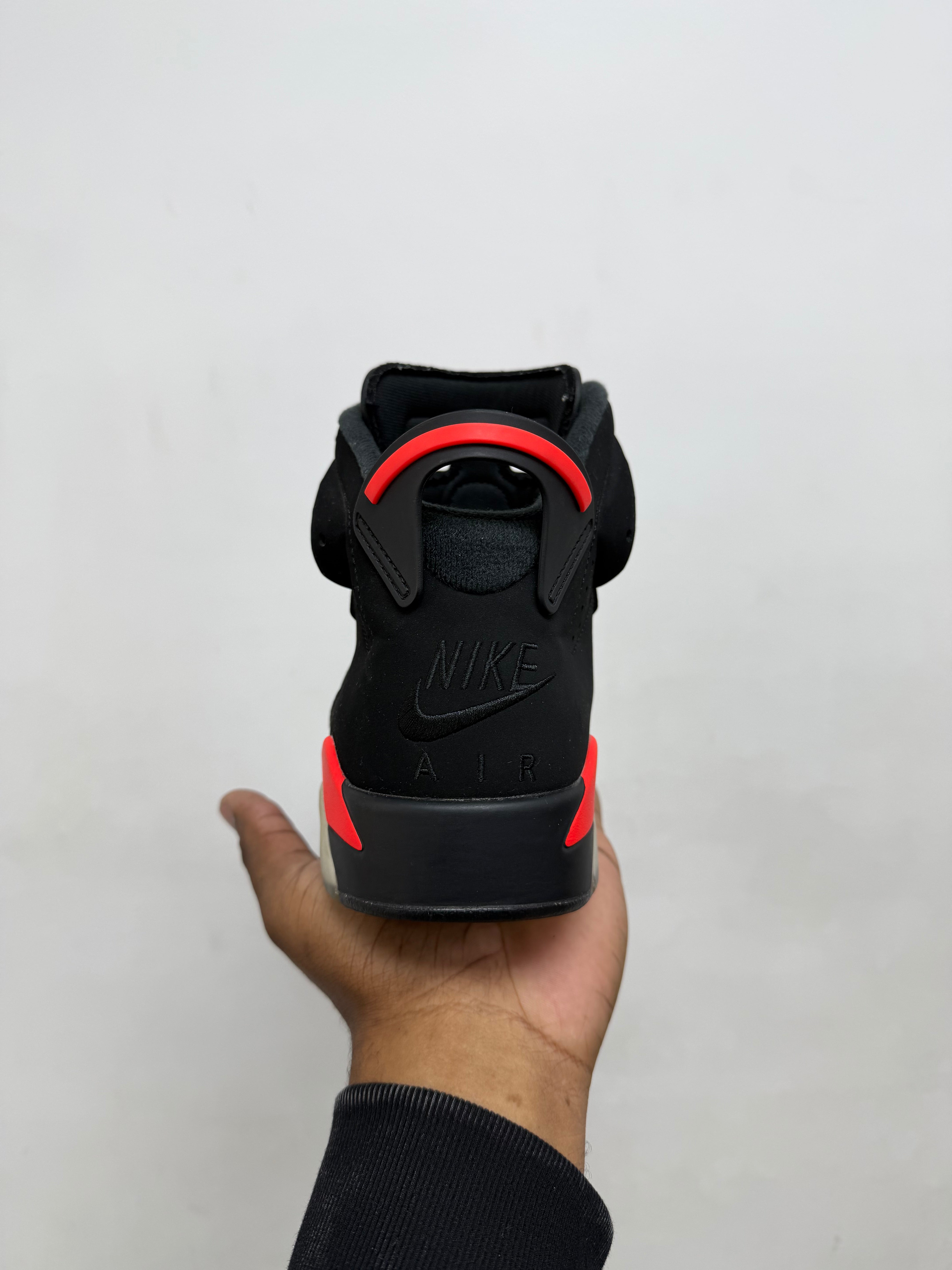 Jordan 6 Infrared Sneakers
