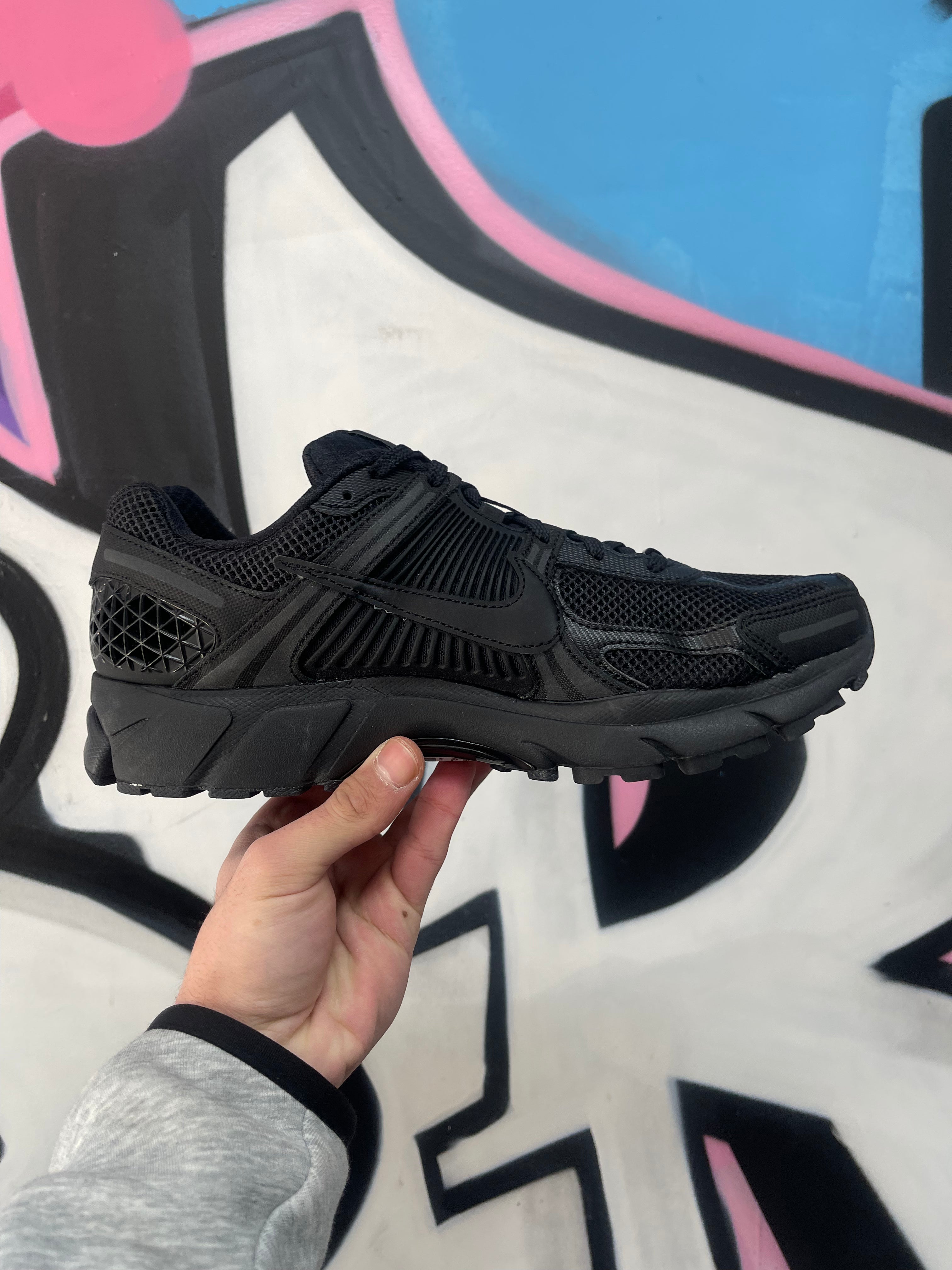 Nike Black Zoom Vomero 5 Sneakers
