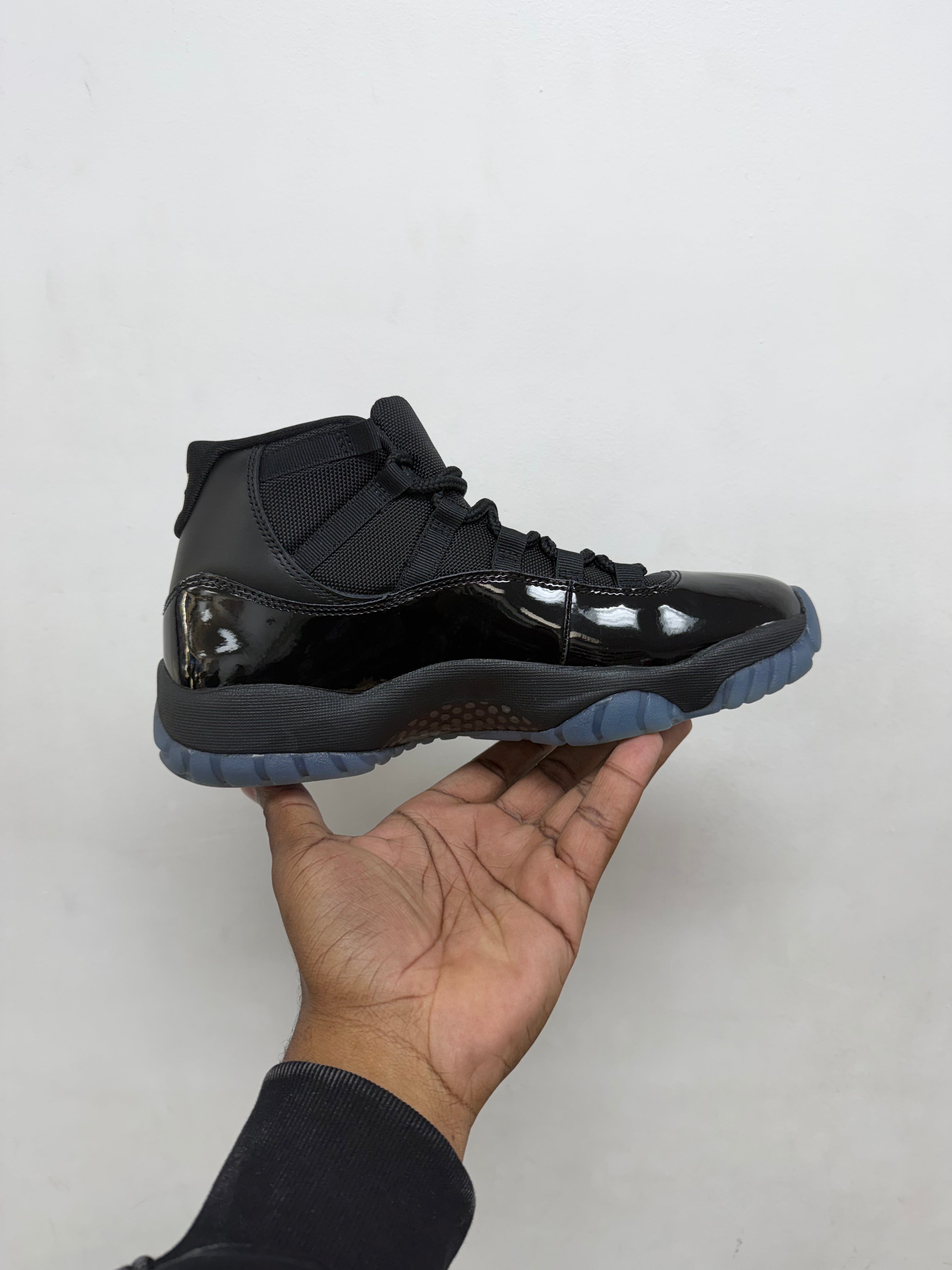Jordan 11 Gamma Sneakers