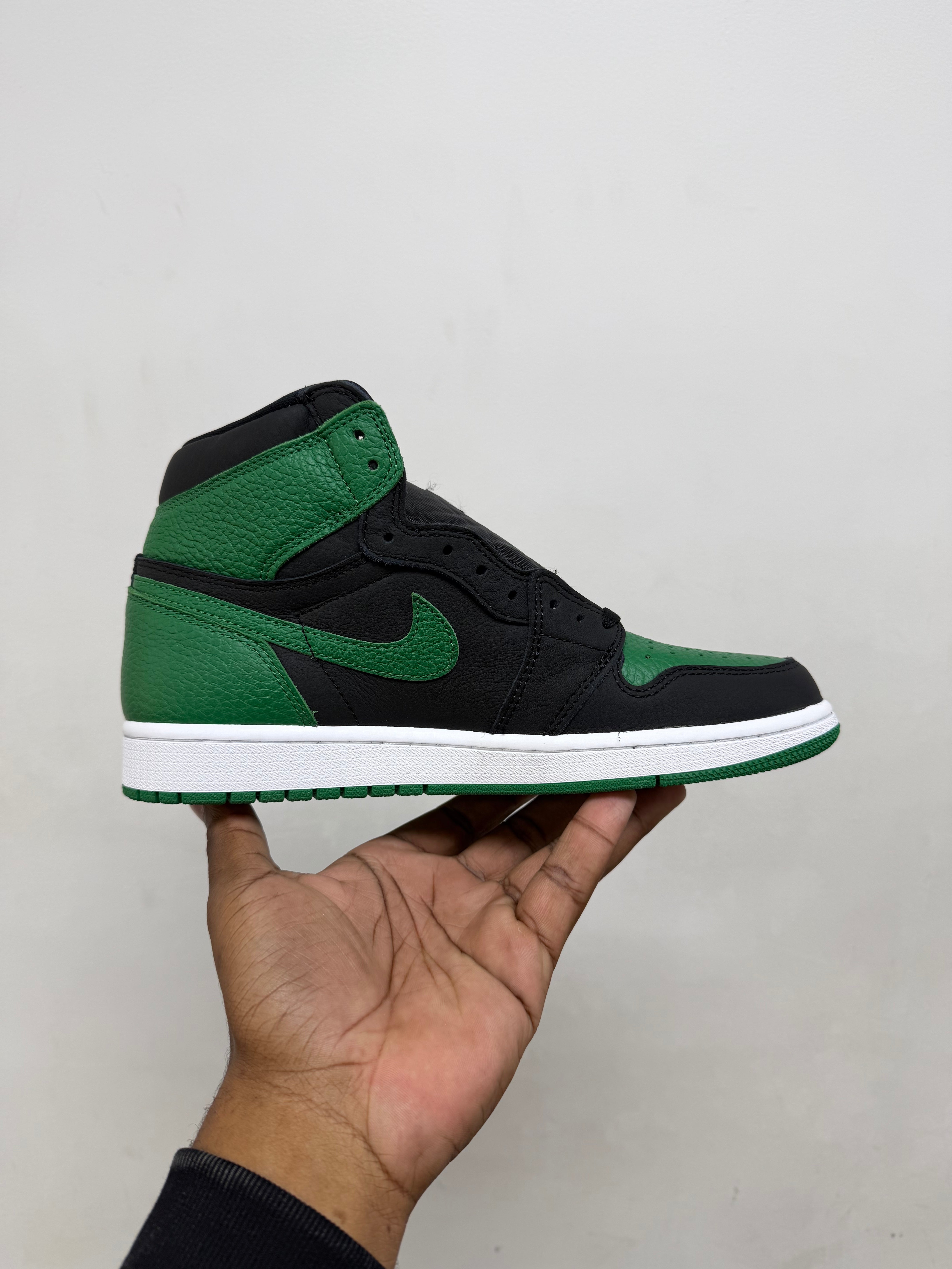 Jordan 1 Pine Green 3.0 Sneakers