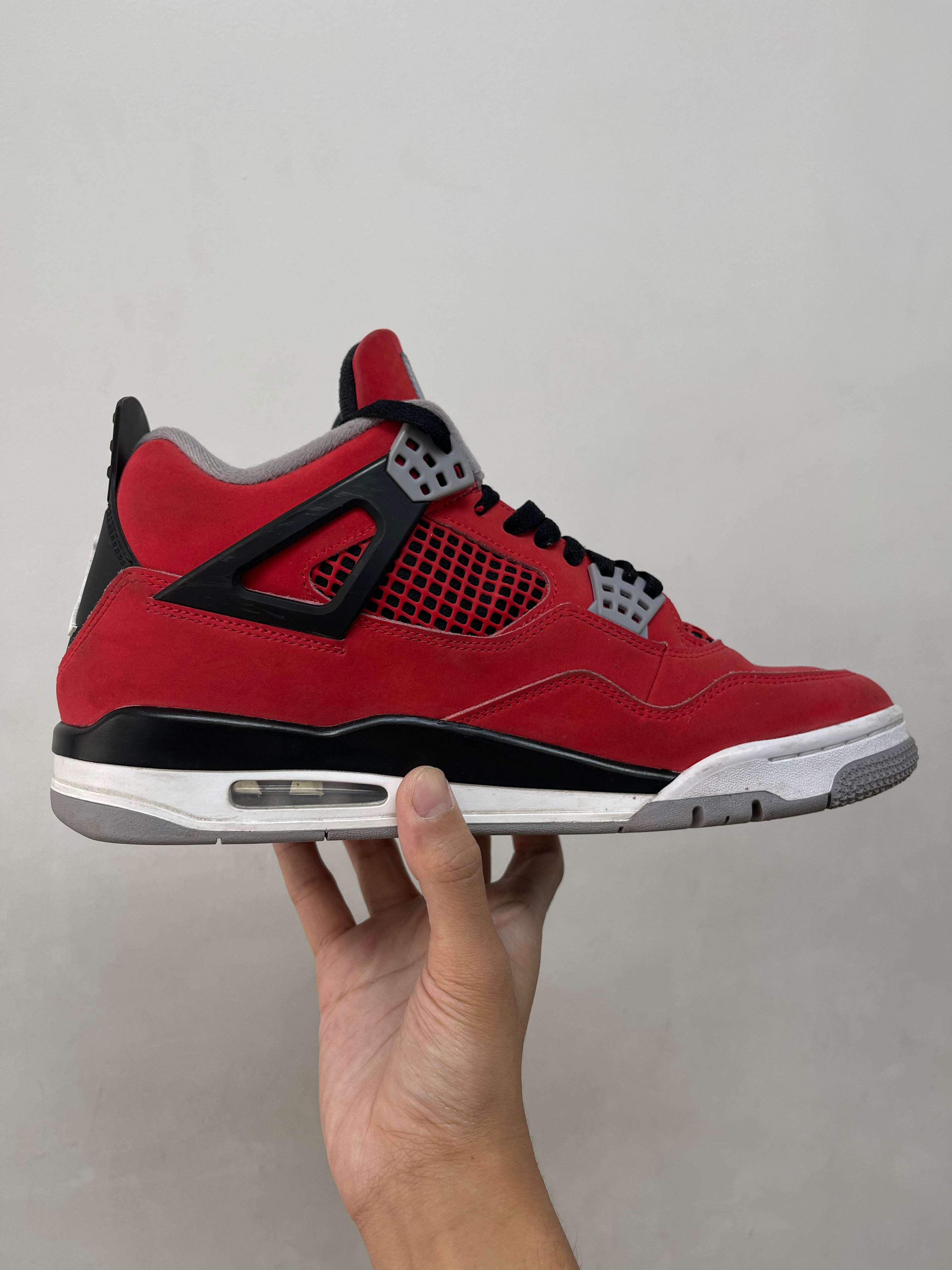 Jordan 4 Toro Sneakers