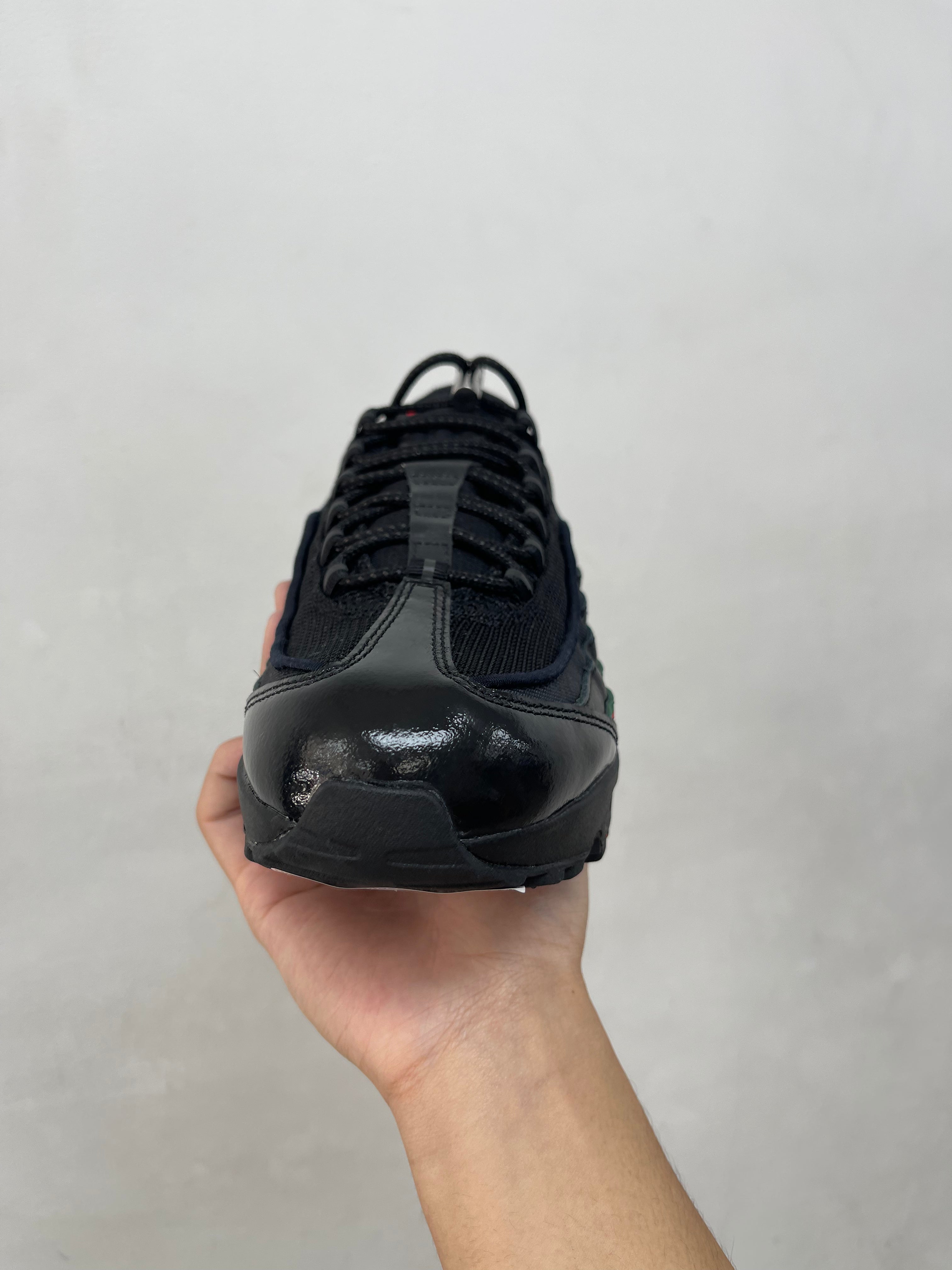 Nike AM95 Undefeated Sneakers