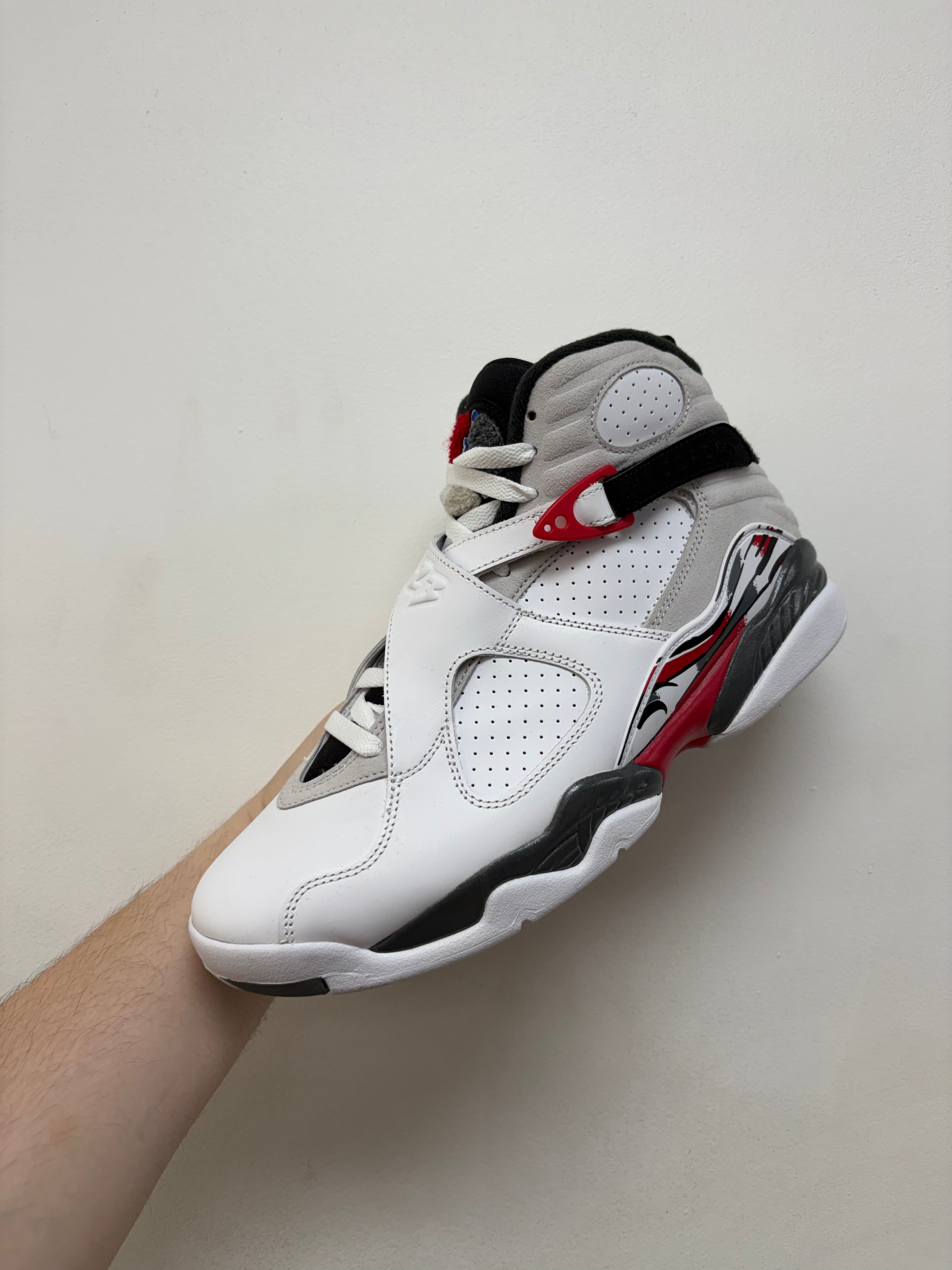 Jordan 8 Bugs Bunny Sneakers
