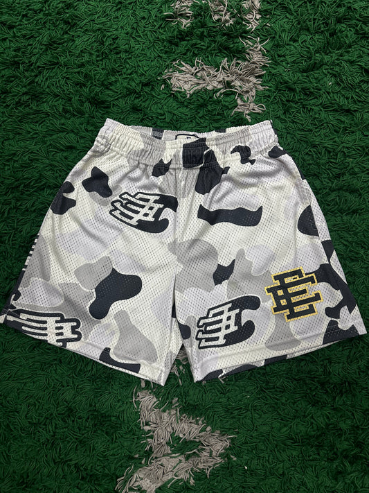 EE Shorts Digi Camo White Black Used Small N/A