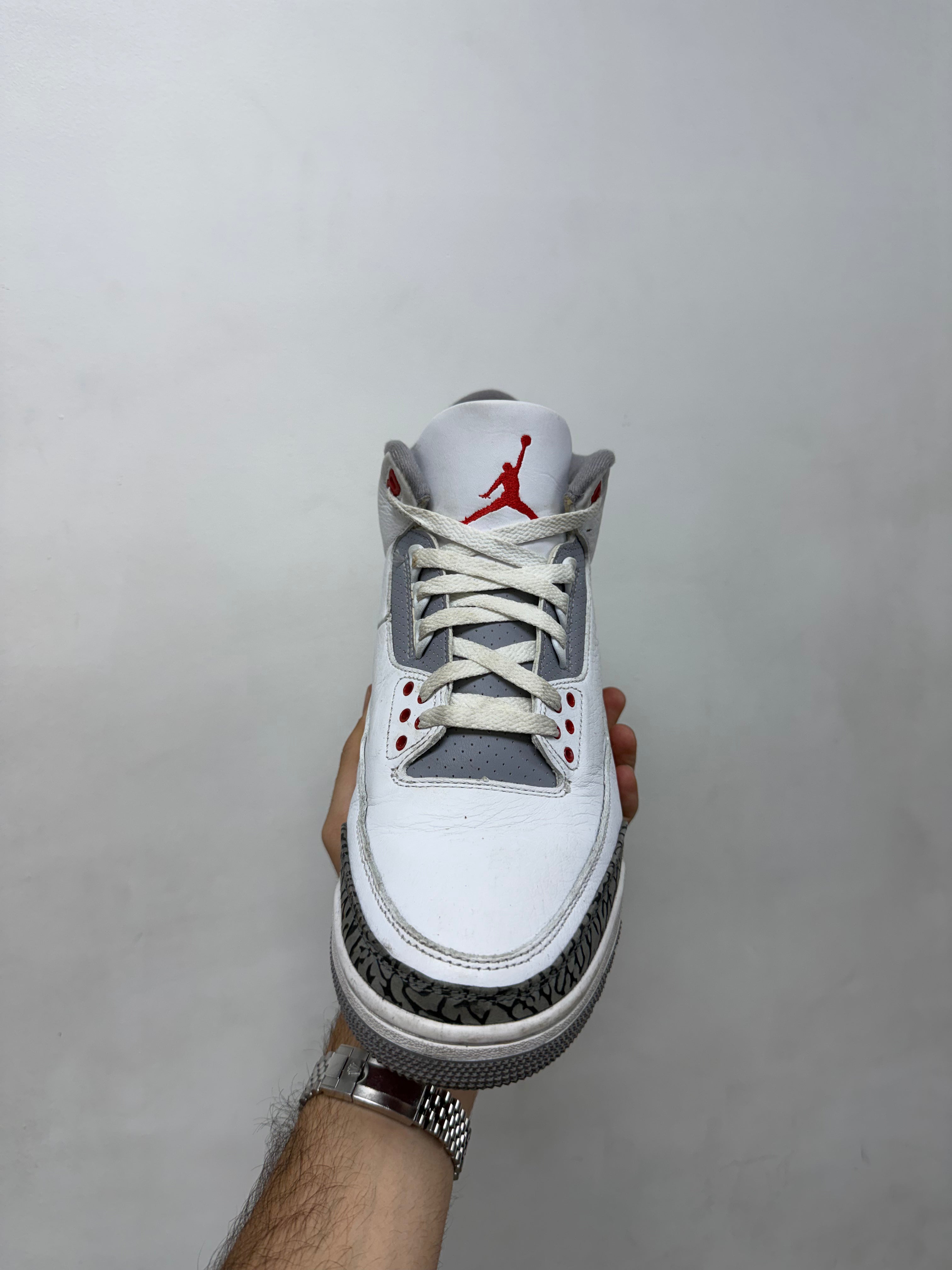 Jordan 3 Fire Red Sneakers