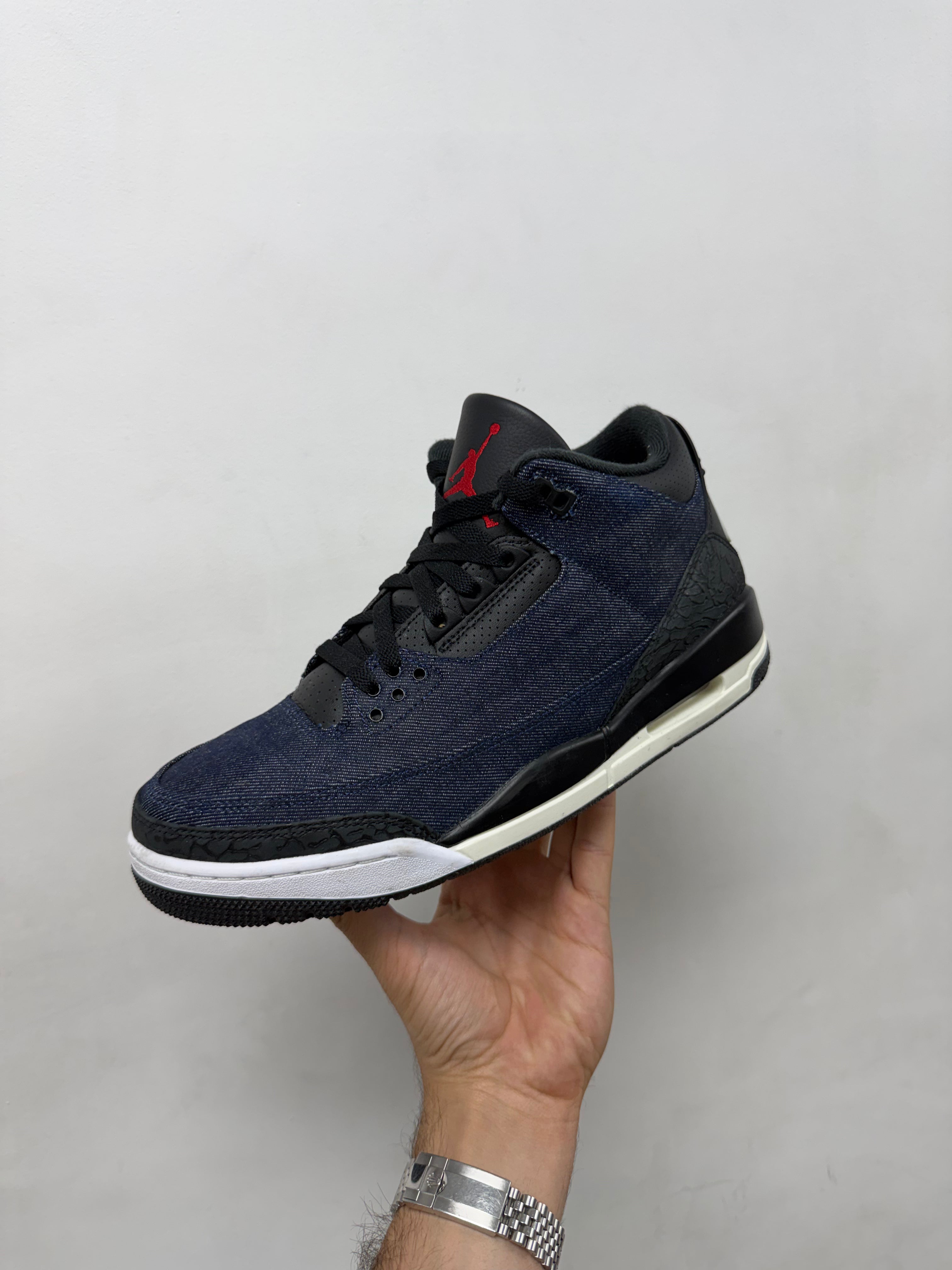 Jordan 3 Levi's Sneakers