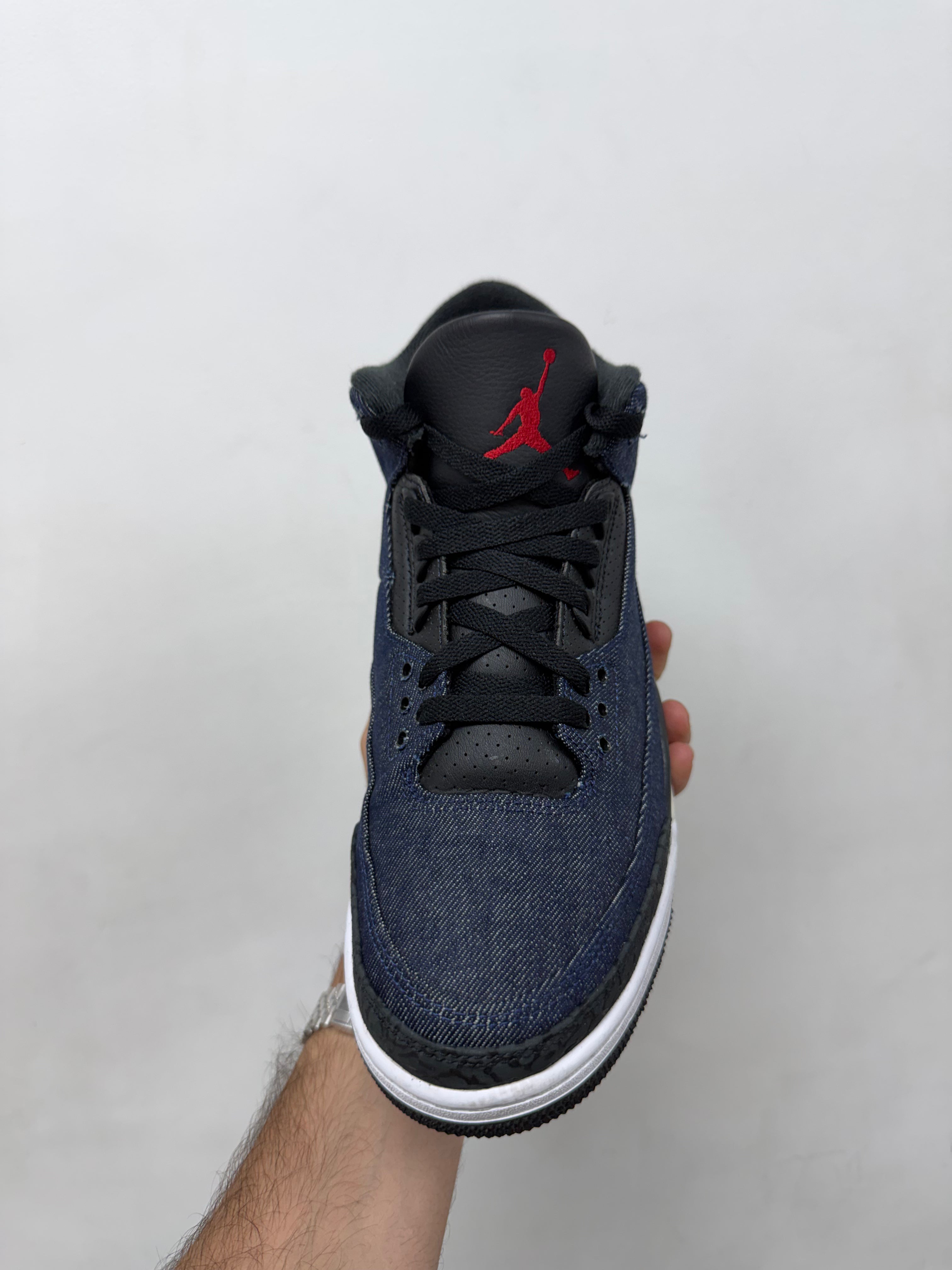 Jordan 3 Levi's Sneakers