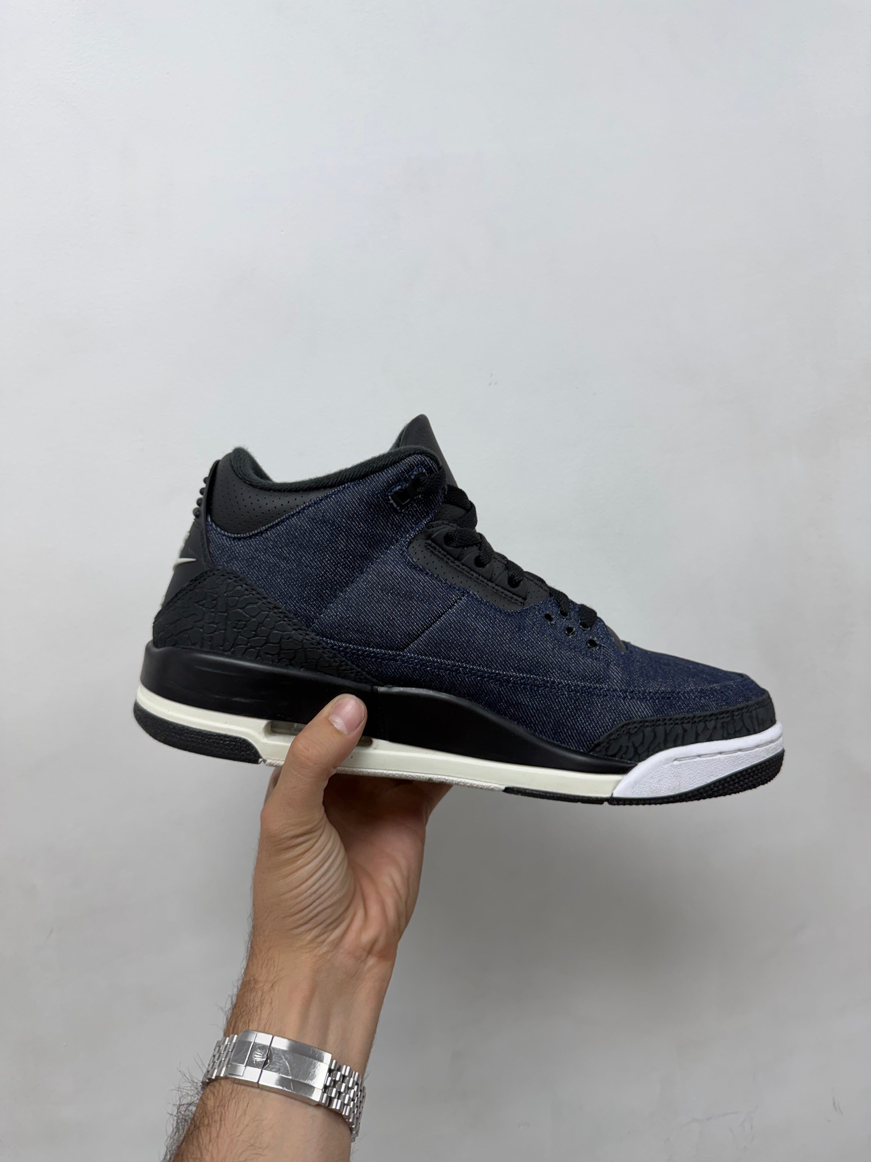 Jordan 3 Levi's Sneakers